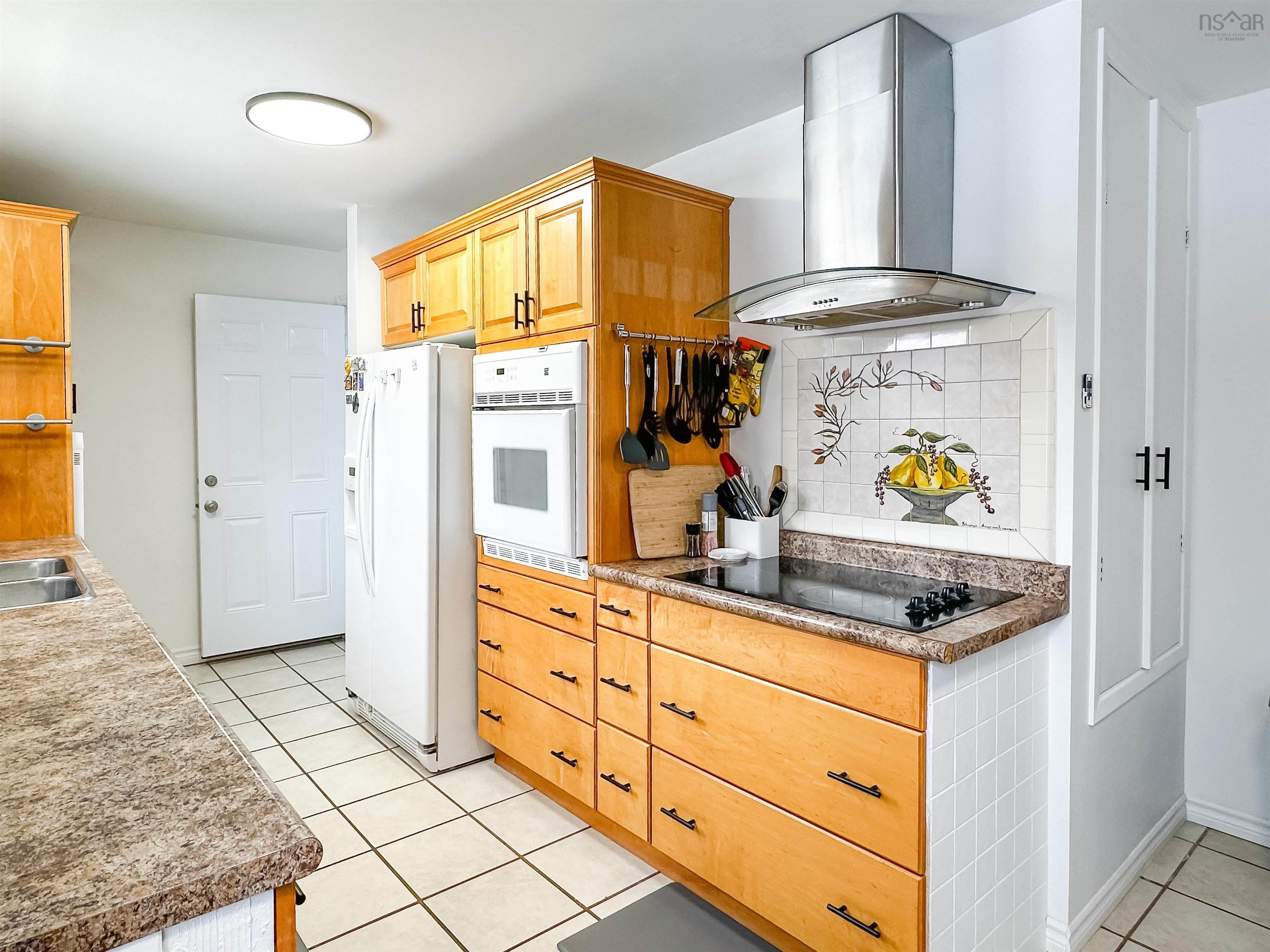 $399,900.00: 352 Moody Court, Kingston