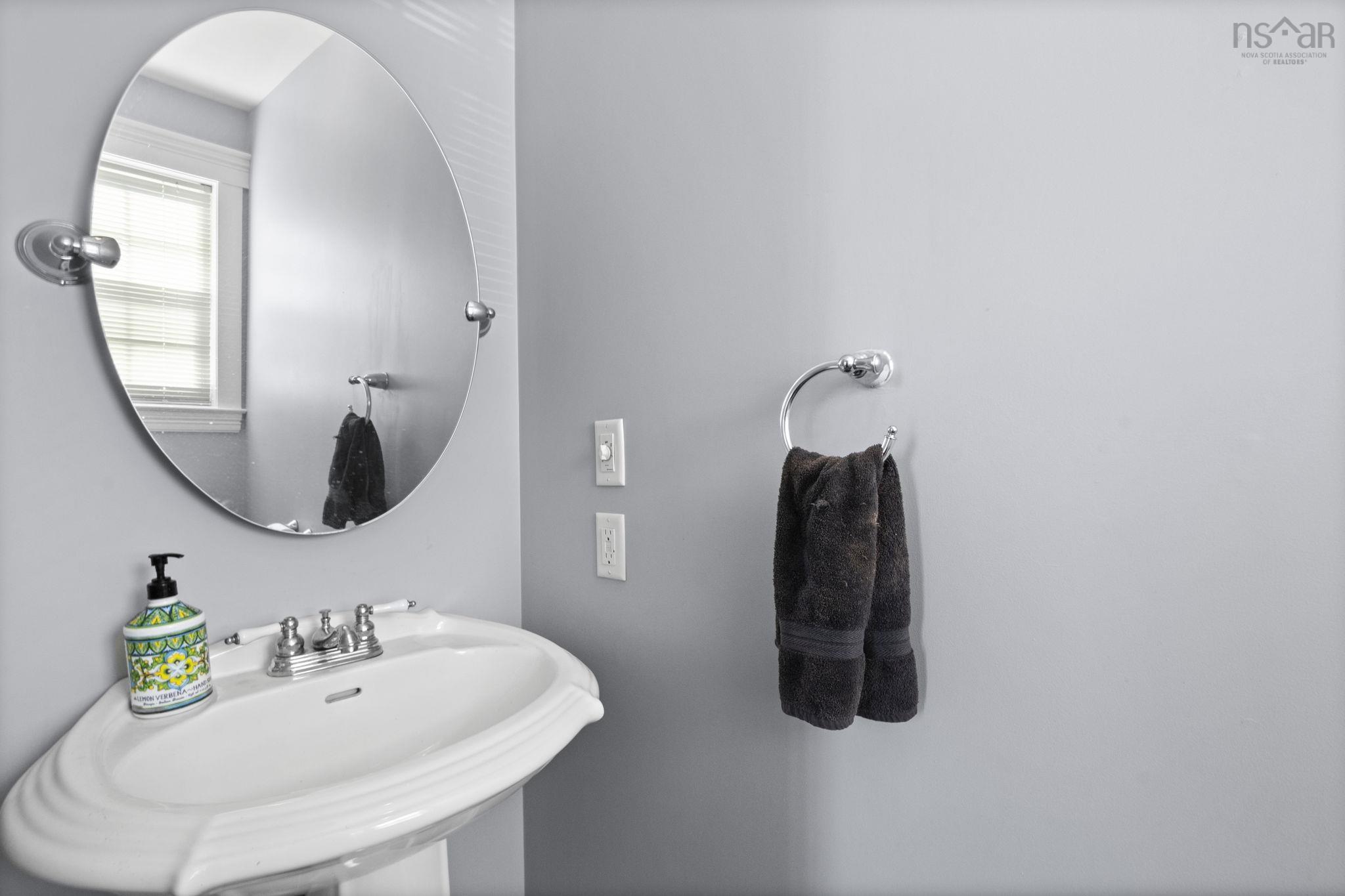 25 Middle Street, Dartmouth, NS (MLS 202602054)