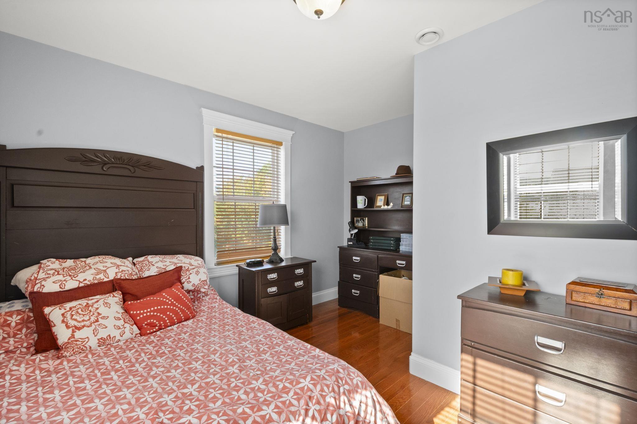 25 Middle Street, Dartmouth, NS (MLS 202602054)