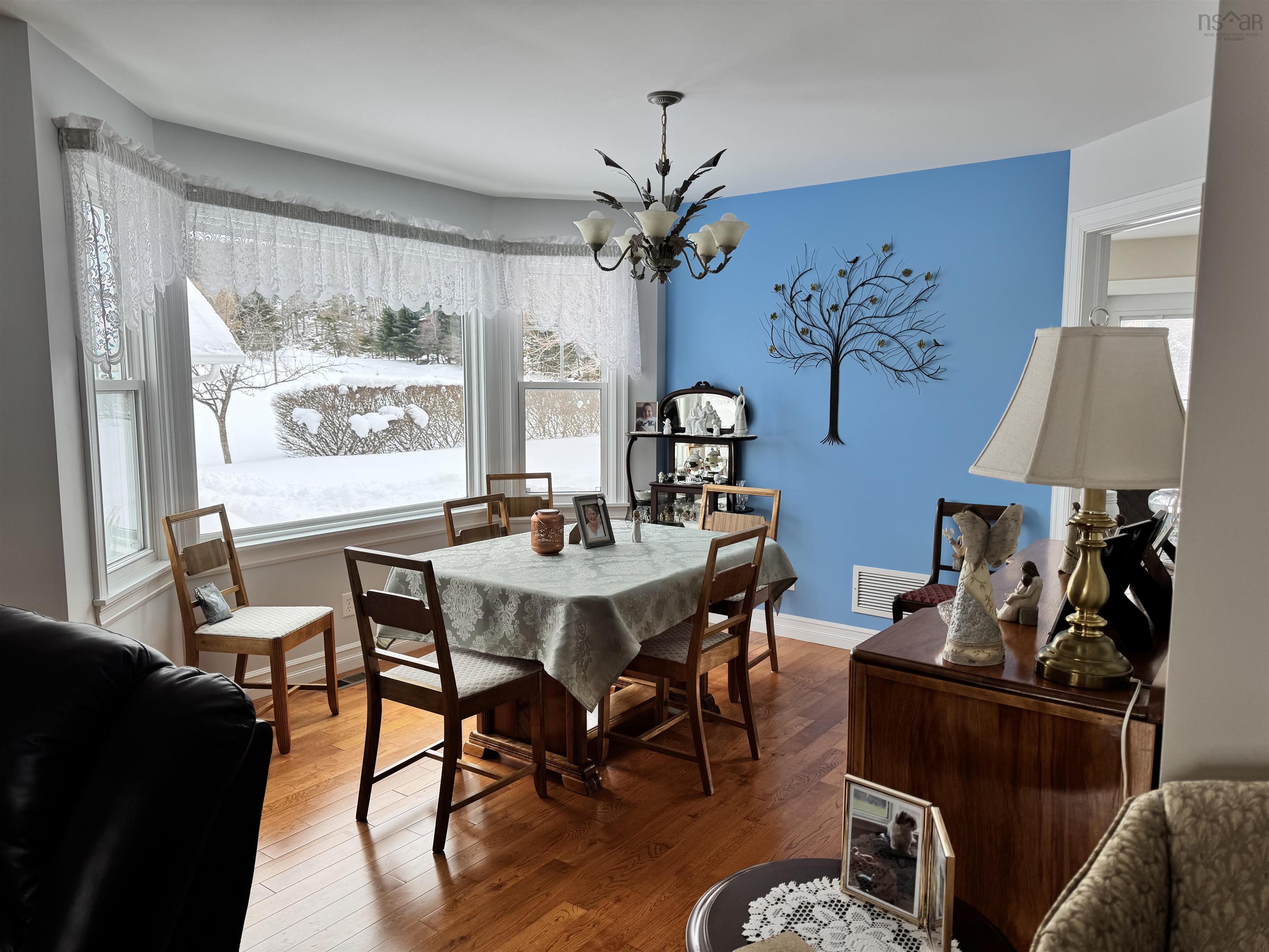 $635,000.00: 28 Glenabbey Drive, Murray Siding