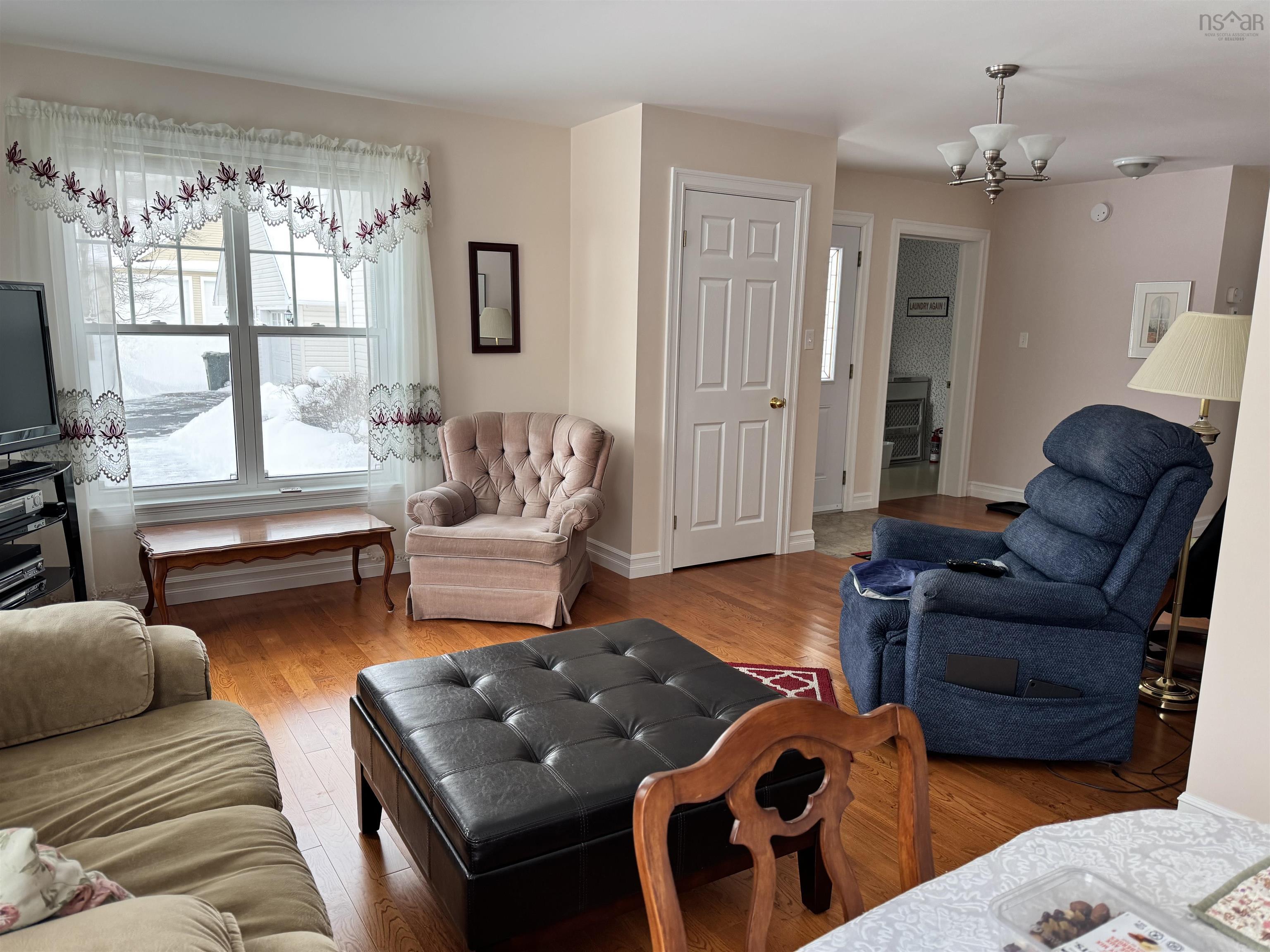 $635,000.00: 28 Glenabbey Drive, Murray Siding