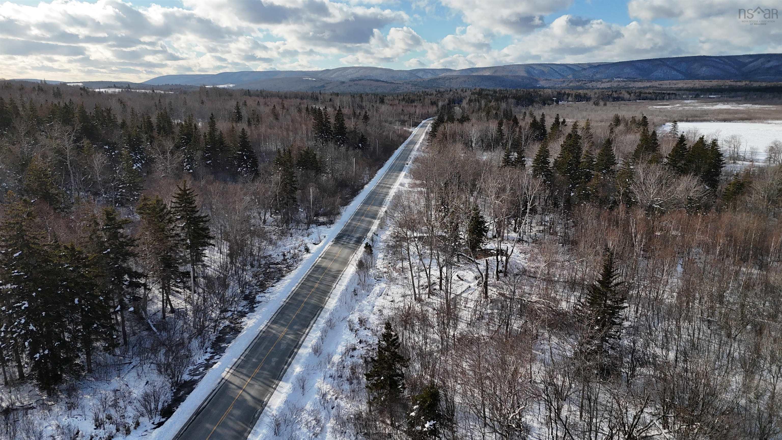 $329,000.00: 941 West Lake Ainslie Road, West Lake Ainslie