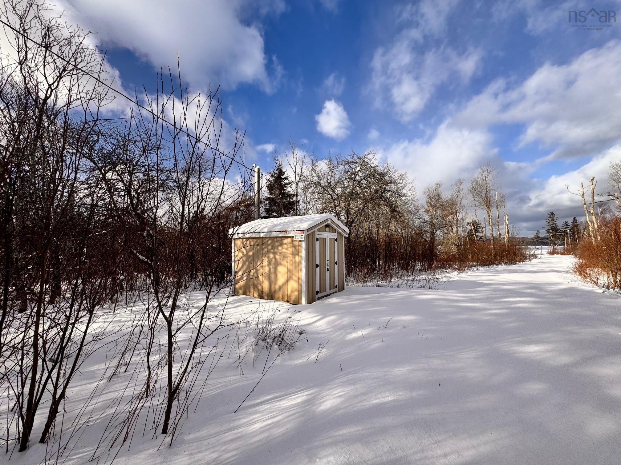 $329,000.00: 941 West Lake Ainslie Road, West Lake Ainslie