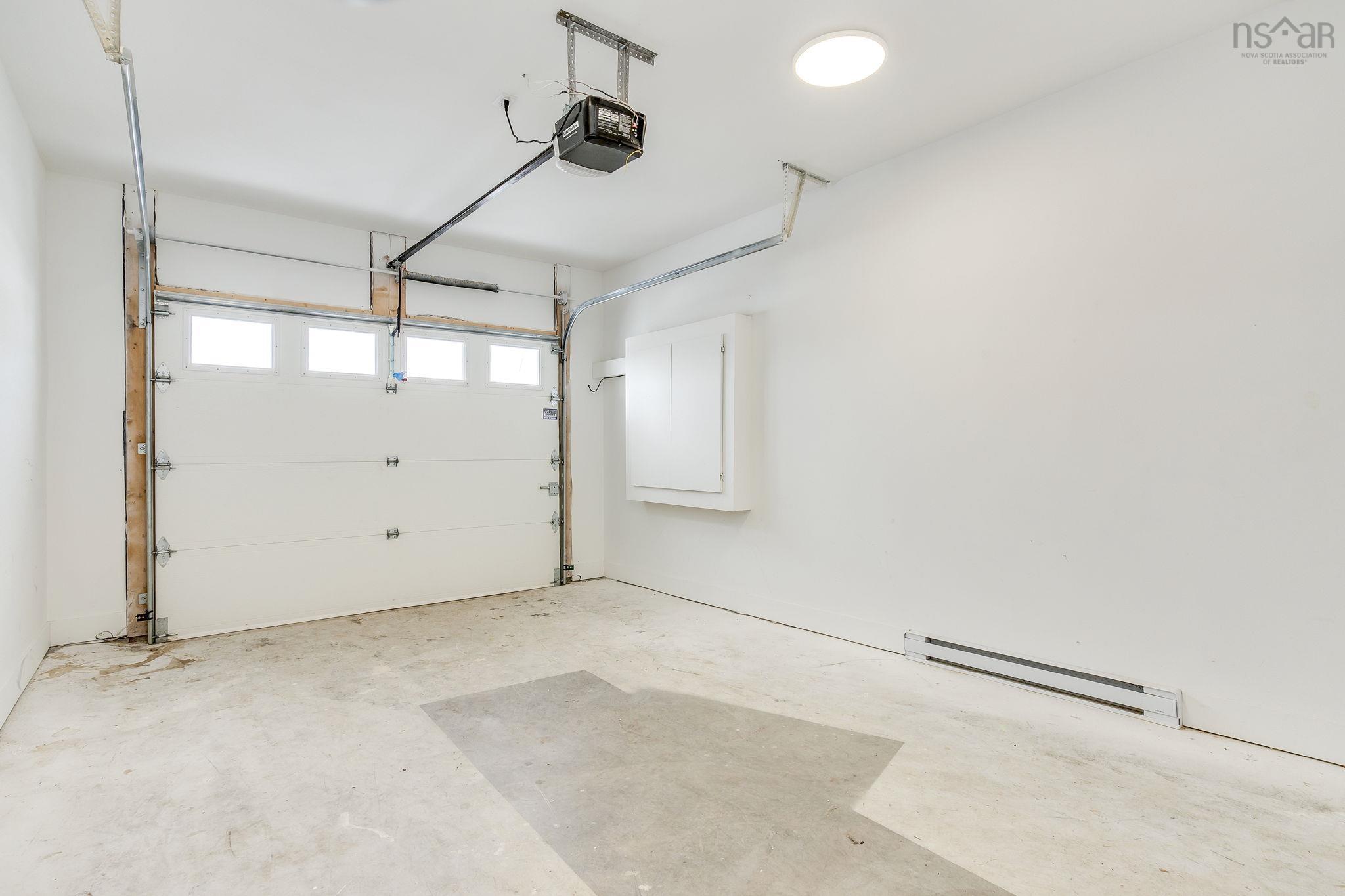 $529,900.00: 855 Highway 2, Elmsdale