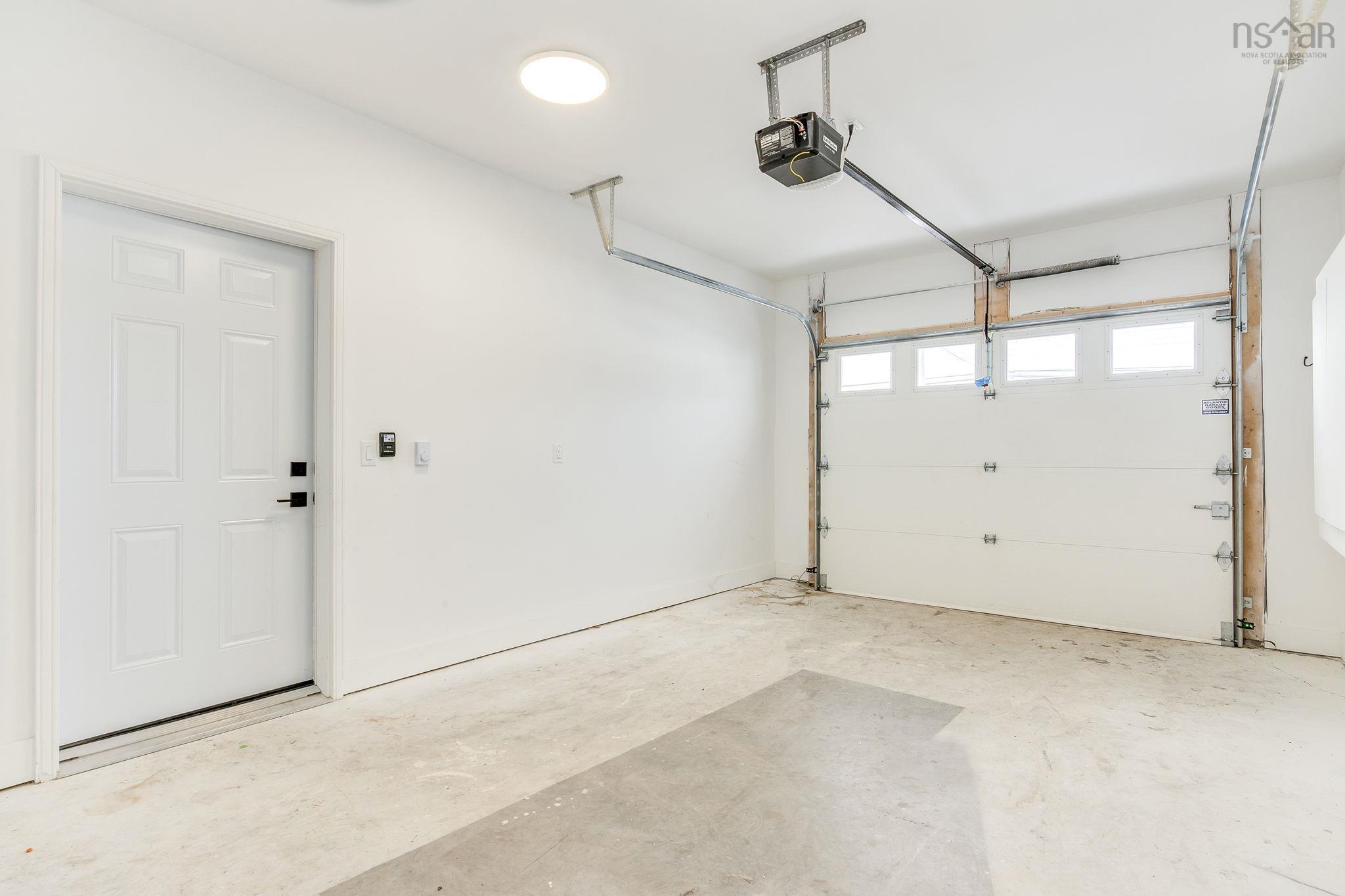 $529,900.00: 855 Highway 2, Elmsdale