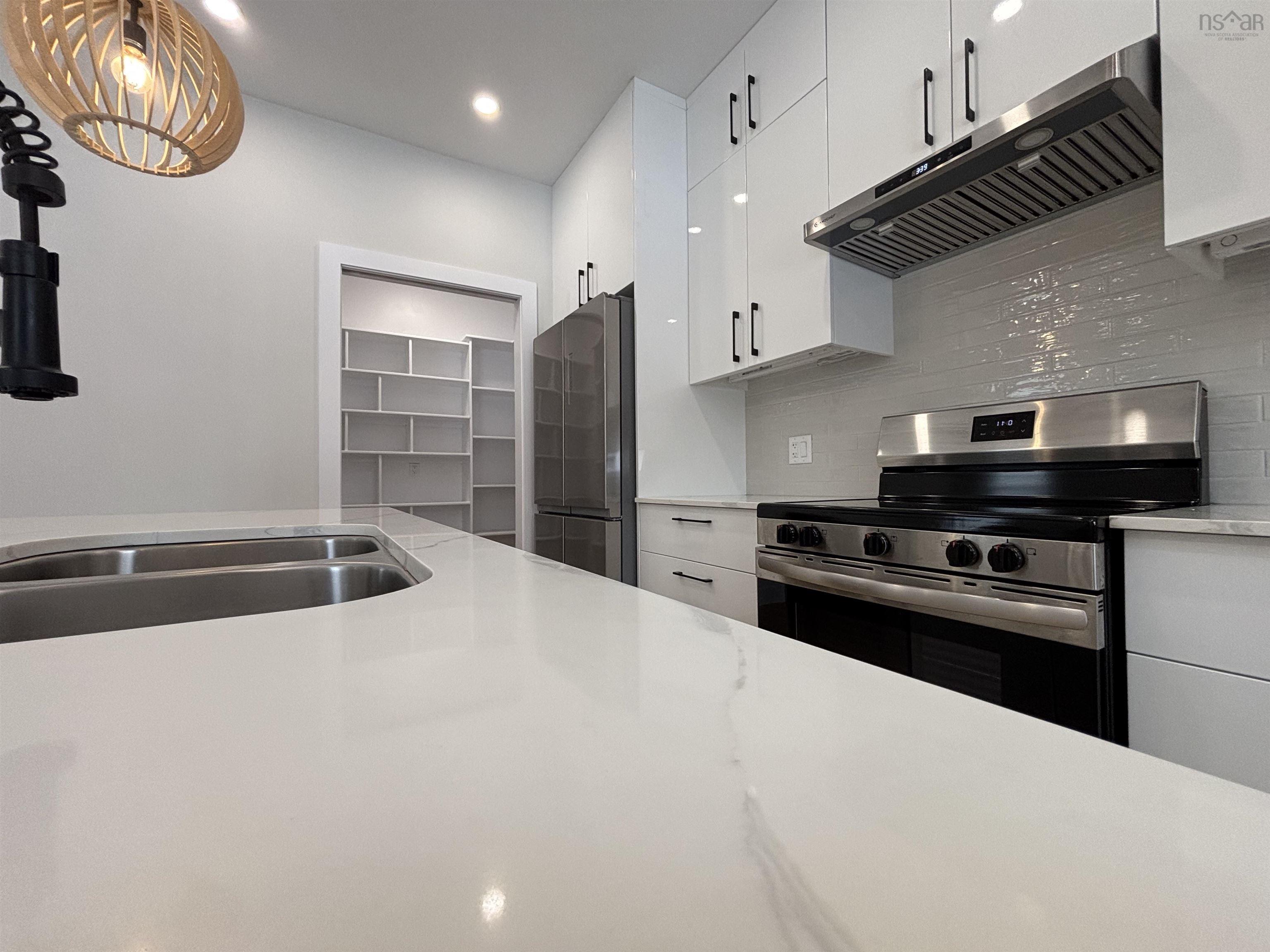 $539,900.00: 855 Highway 2, Elmsdale