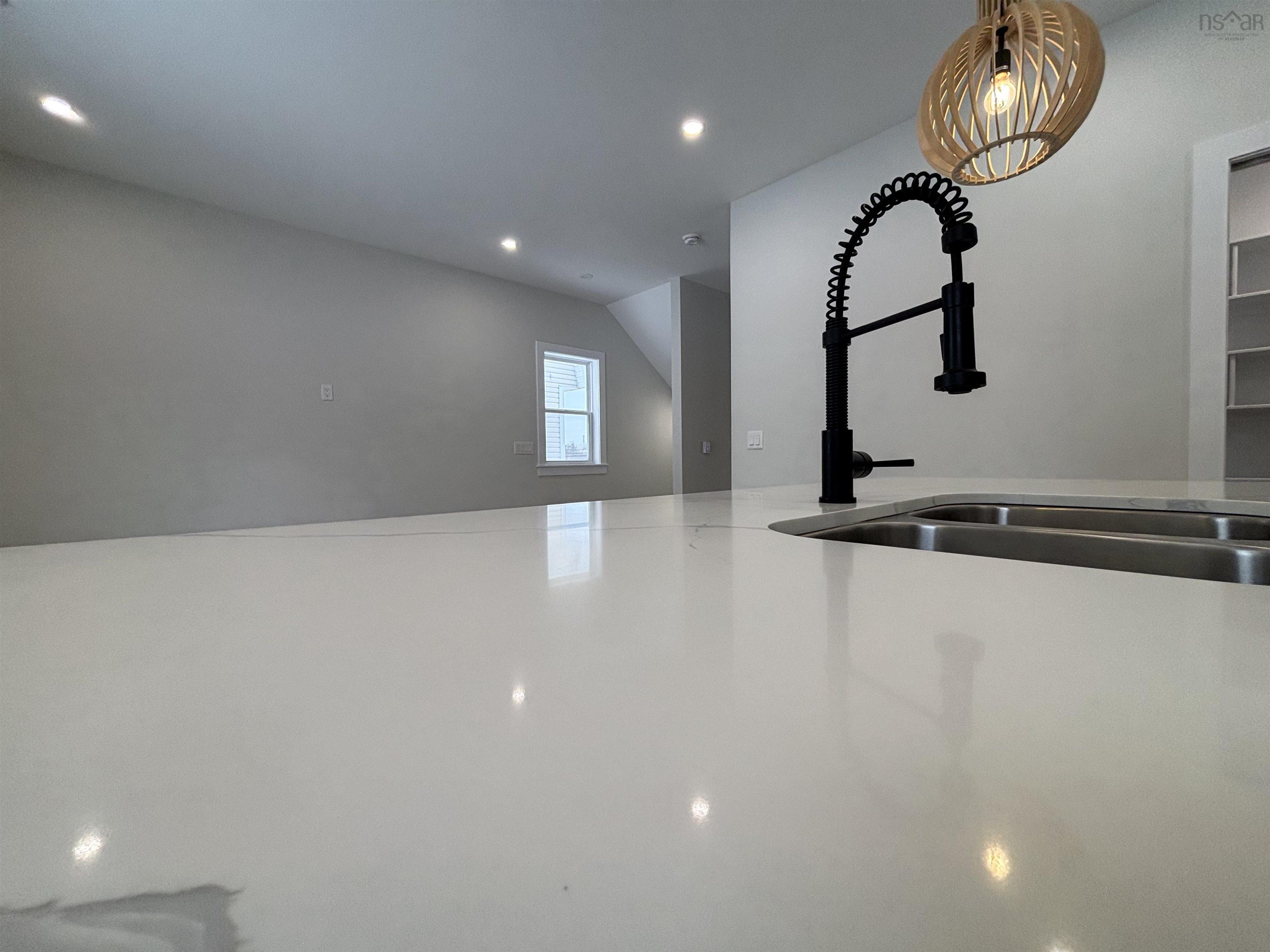 $539,900.00: 855 Highway 2, Elmsdale