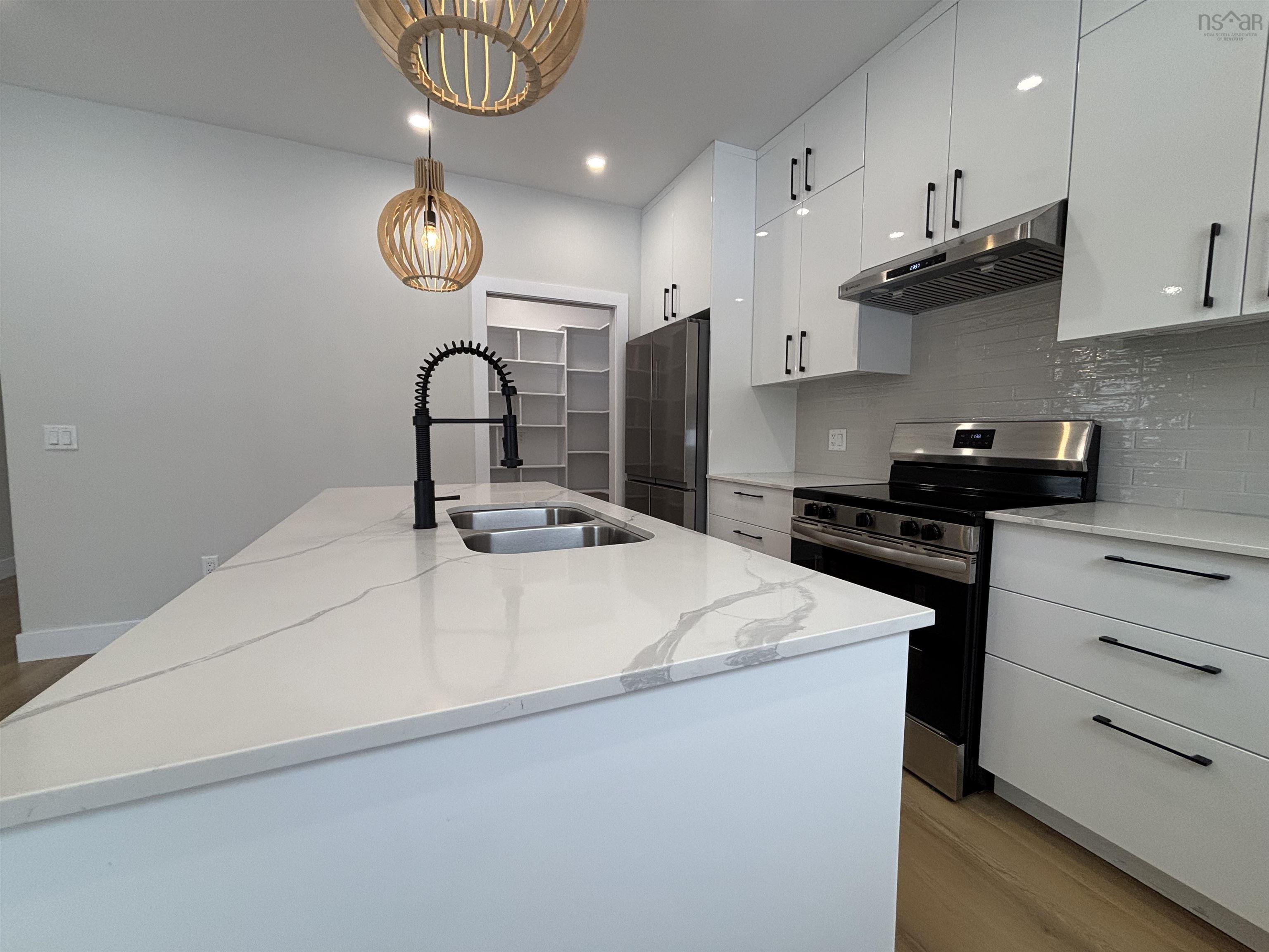 $539,900.00: 855 Highway 2, Elmsdale