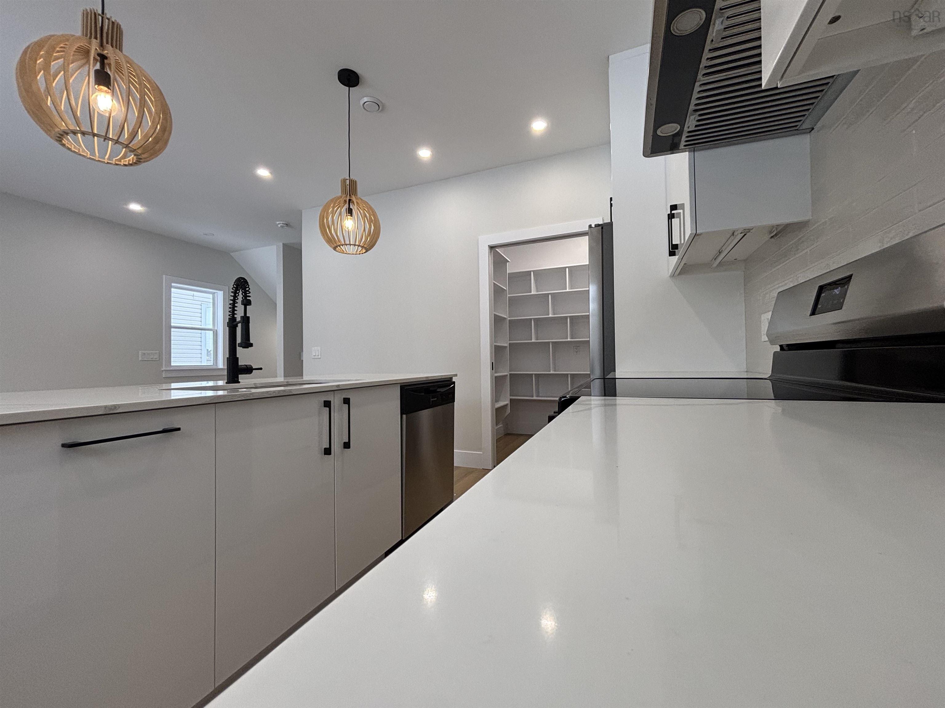 $539,900.00: 855 Highway 2, Elmsdale