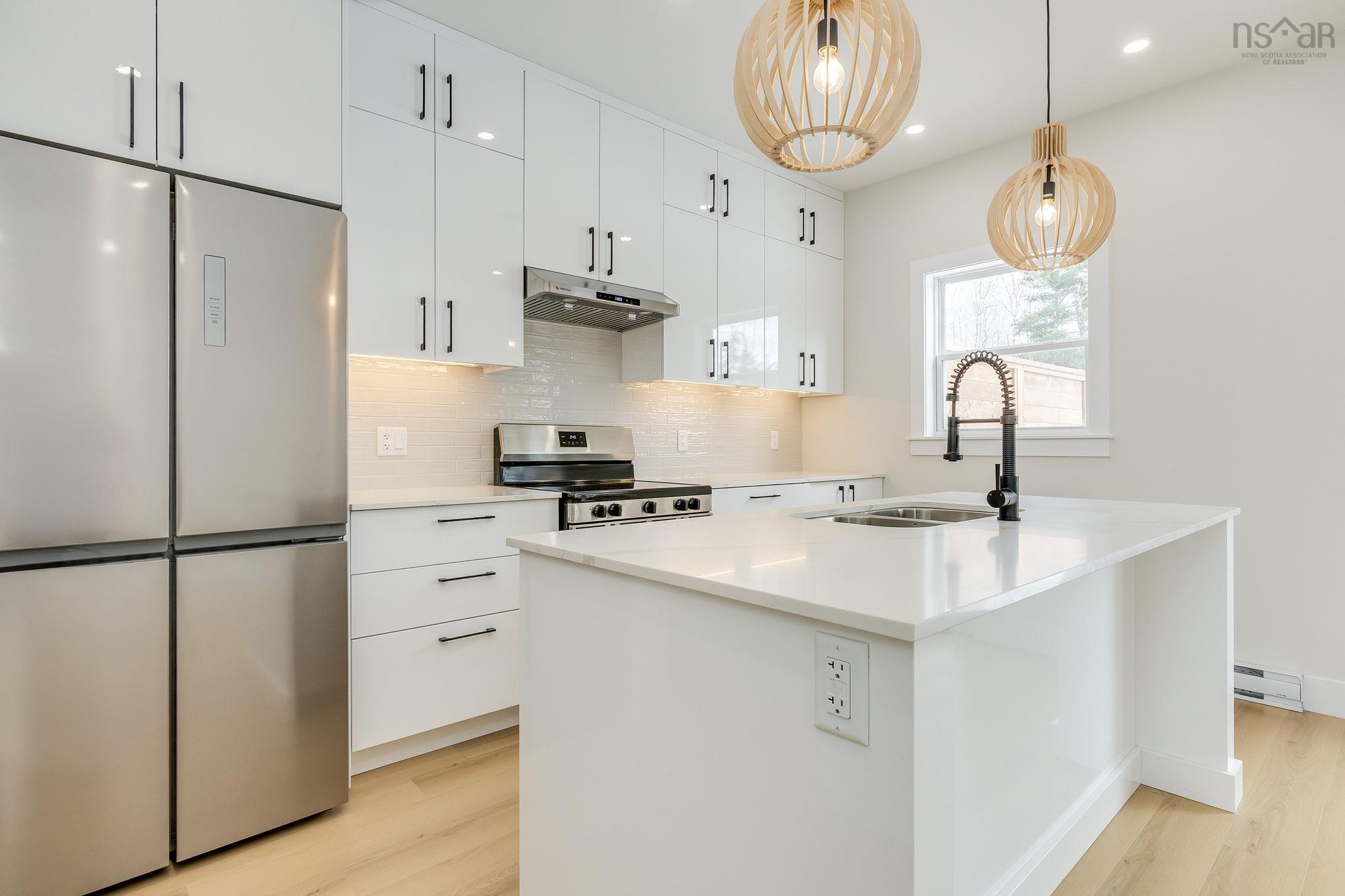 $519,900.00: 855 Highway 2, Elmsdale
