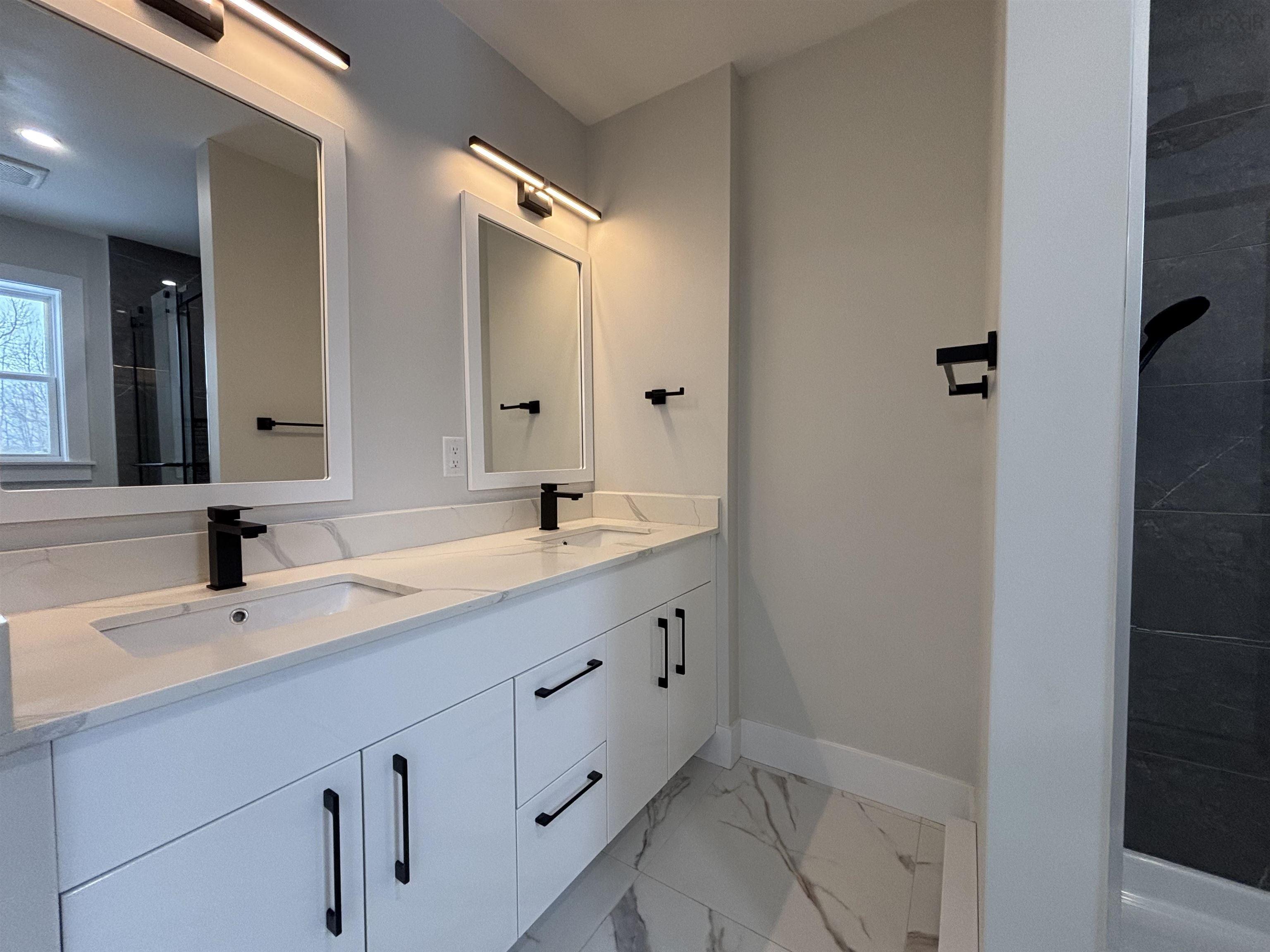 $539,900.00: 855 Highway 2, Elmsdale