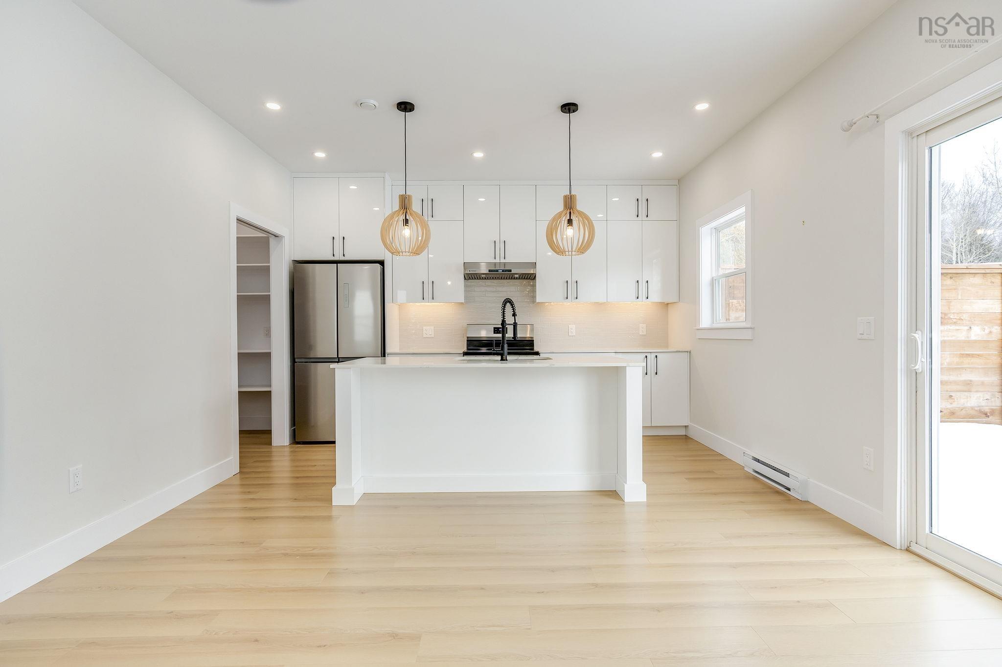 $529,900.00: 855 Highway 2, Elmsdale