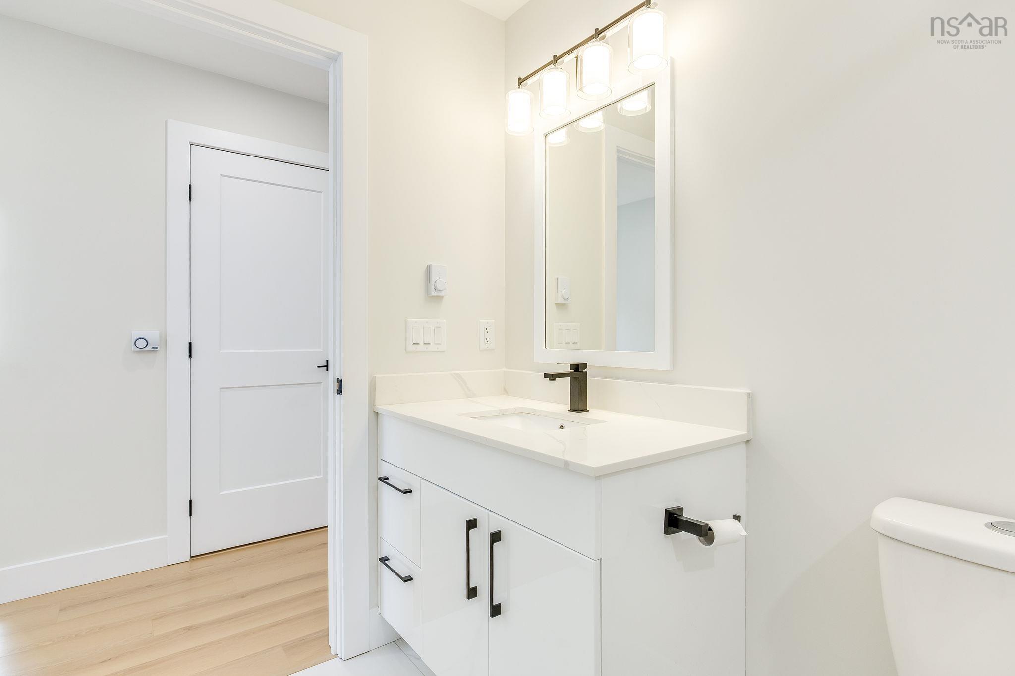 $529,900.00: 855 Highway 2, Elmsdale