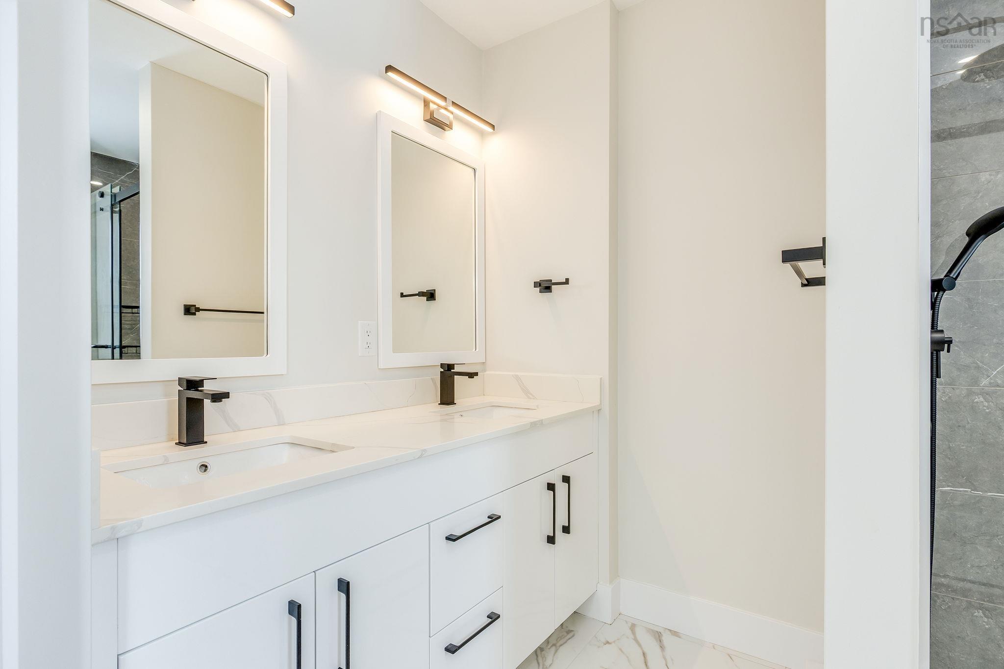 $529,900.00: 855 Highway 2, Elmsdale