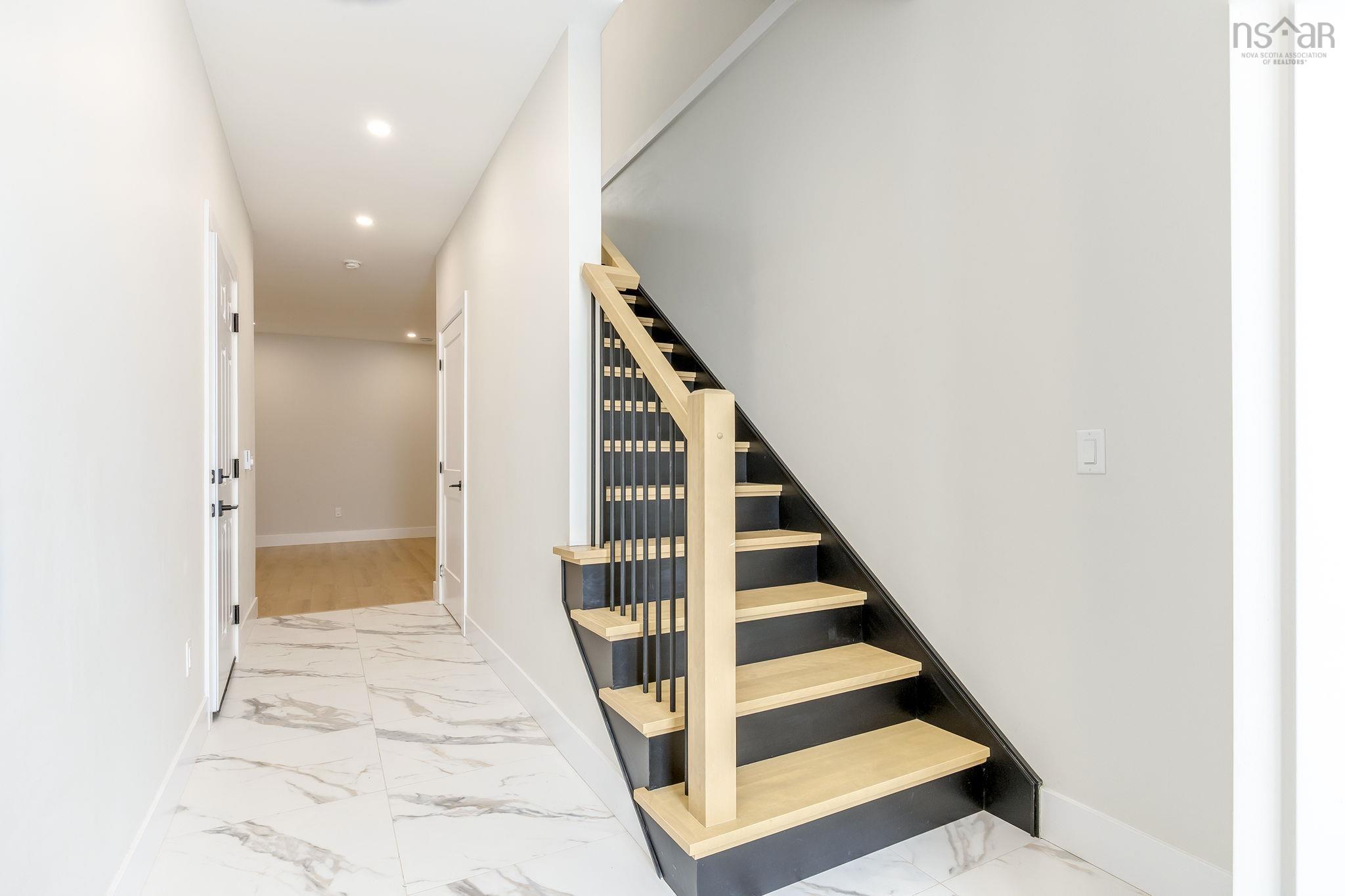 $529,900.00: 855 Highway 2, Elmsdale