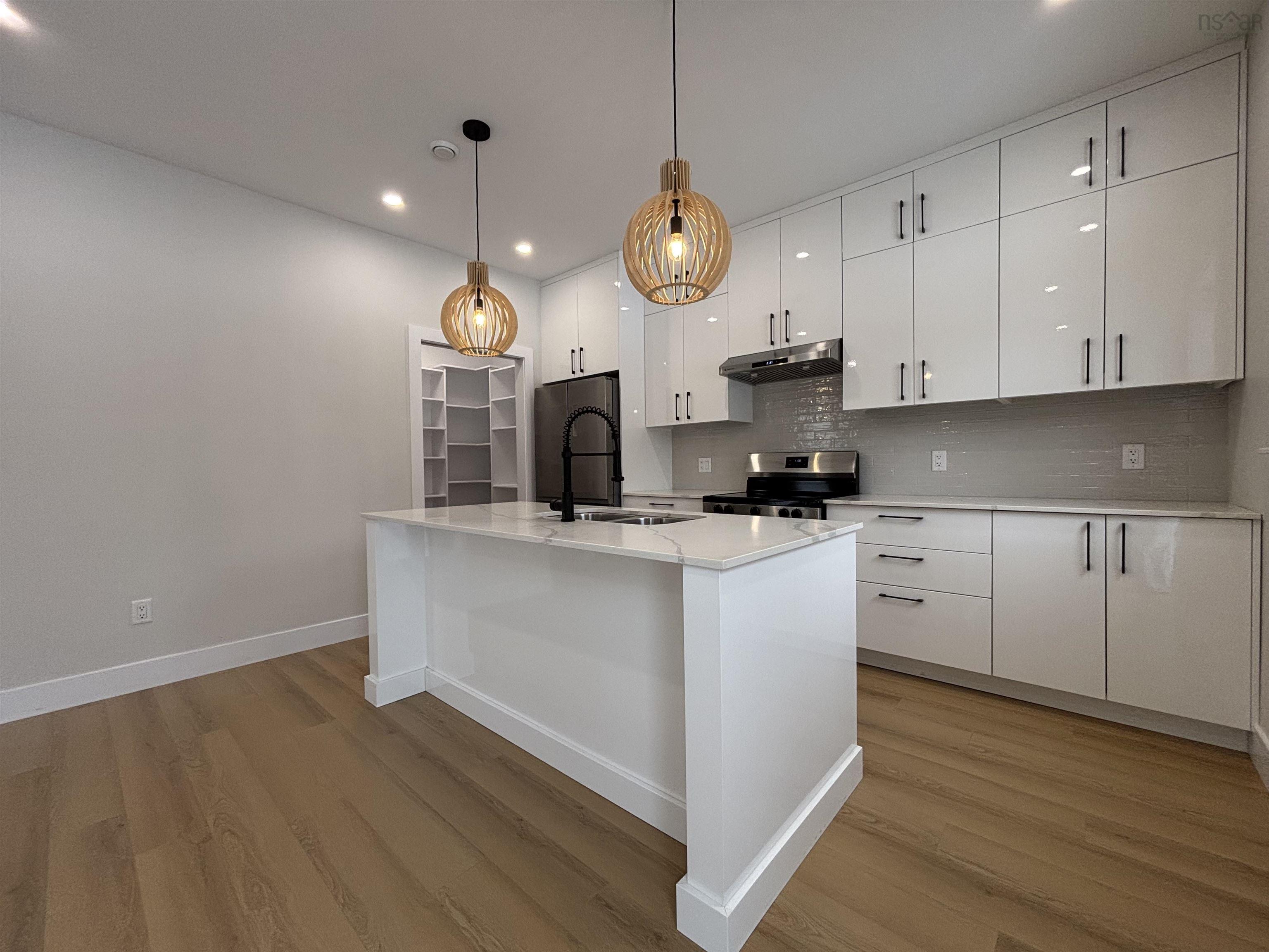 $539,900.00: 855 Highway 2, Elmsdale