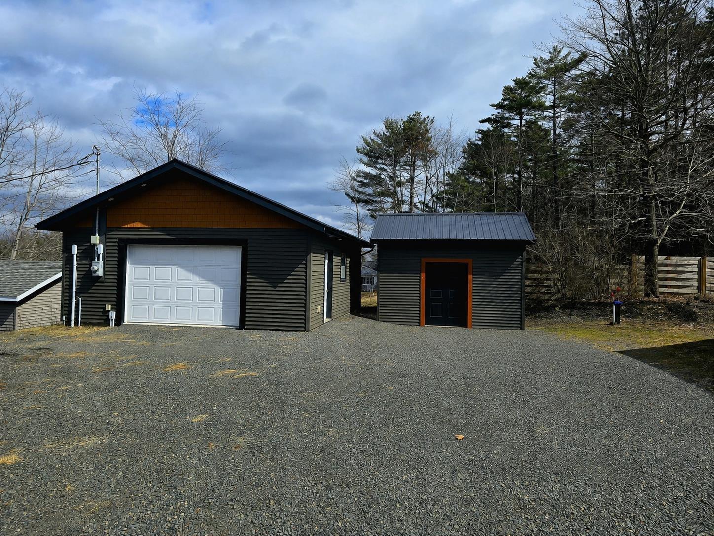 $695,000.00: 6672 Highway 1, Coldbrook