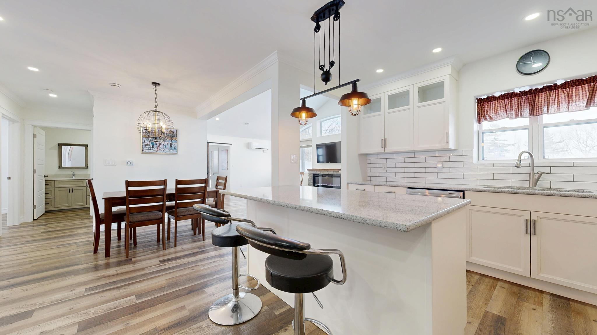 $735,000.00: 6672 Highway 1, Coldbrook