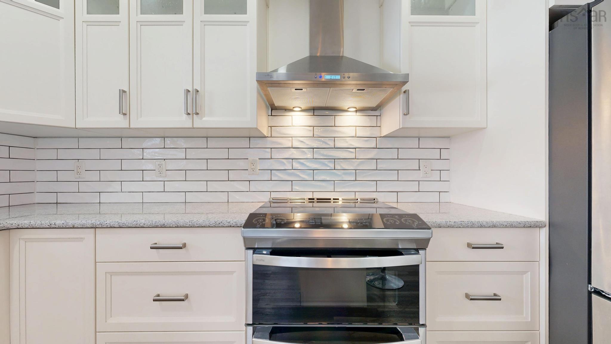 $735,000.00: 6672 Highway 1, Coldbrook