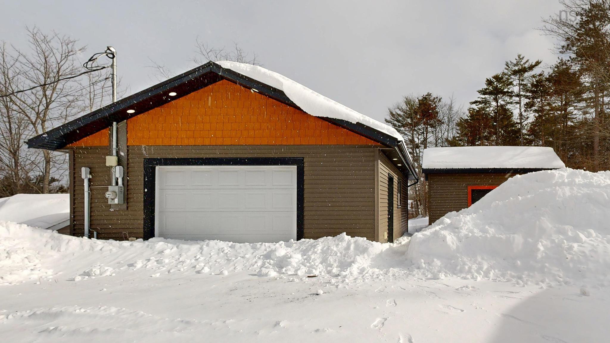 $735,000.00: 6672 Highway 1, Coldbrook