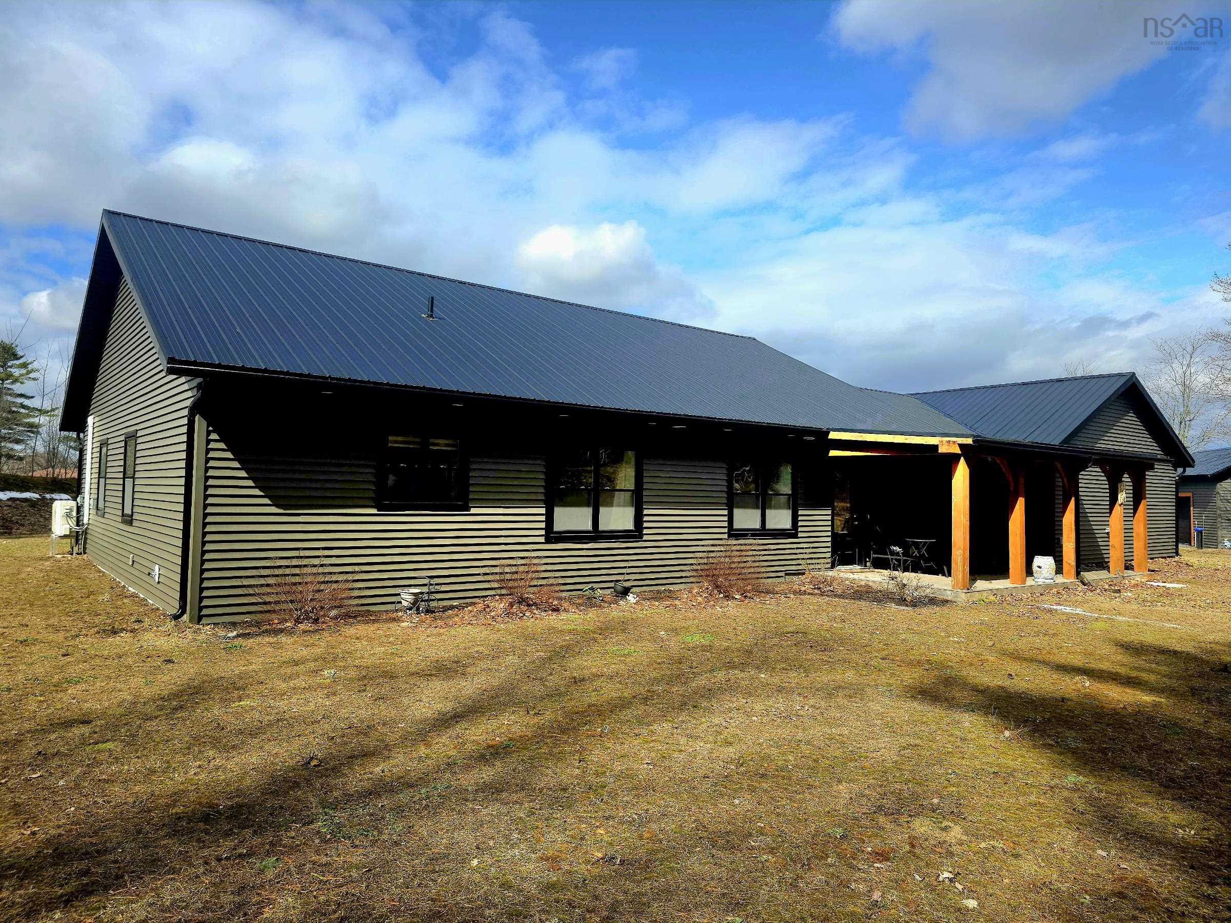 $695,000.00: 6672 Highway 1, Coldbrook