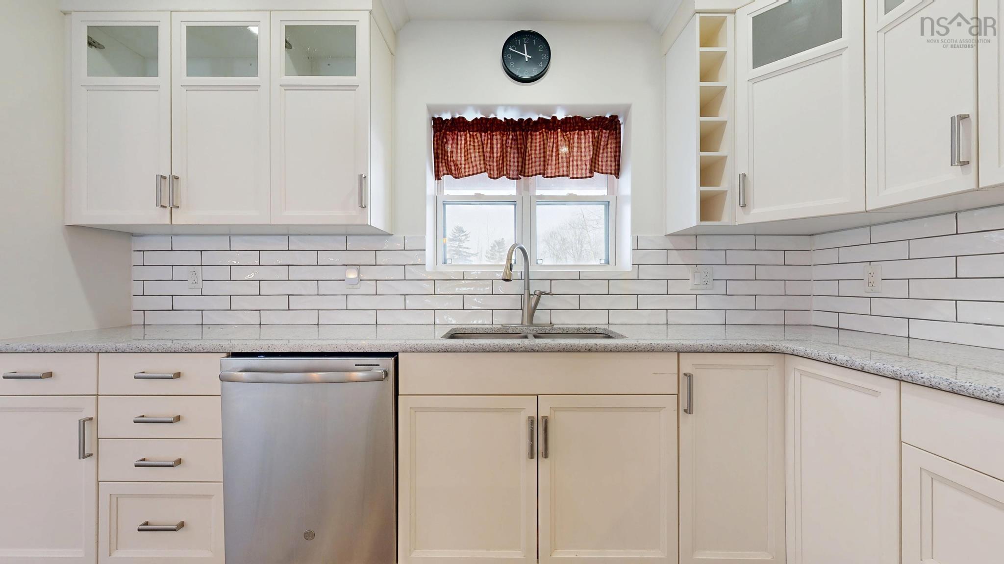 $735,000.00: 6672 Highway 1, Coldbrook