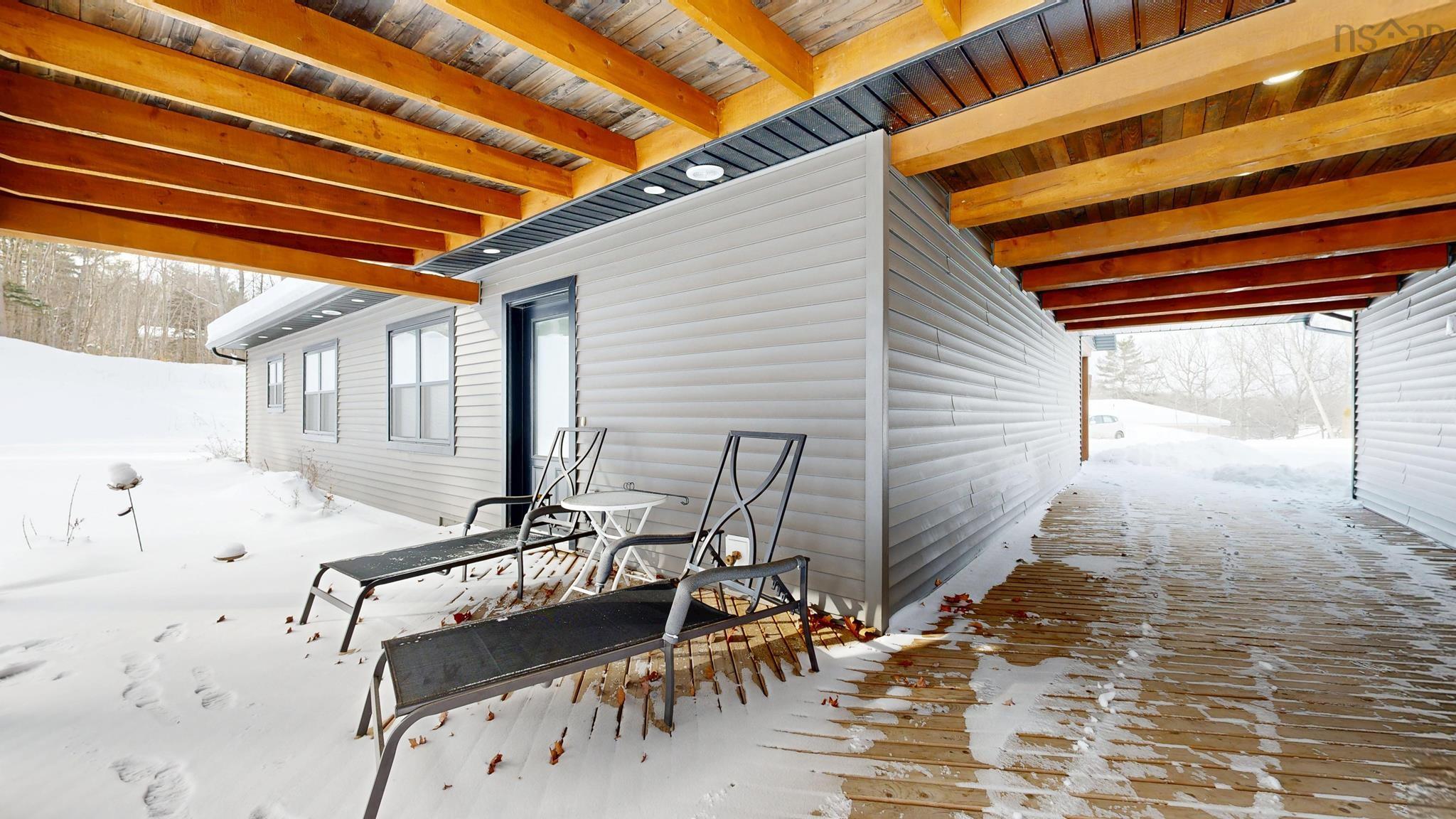 $735,000.00: 6672 Highway 1, Coldbrook