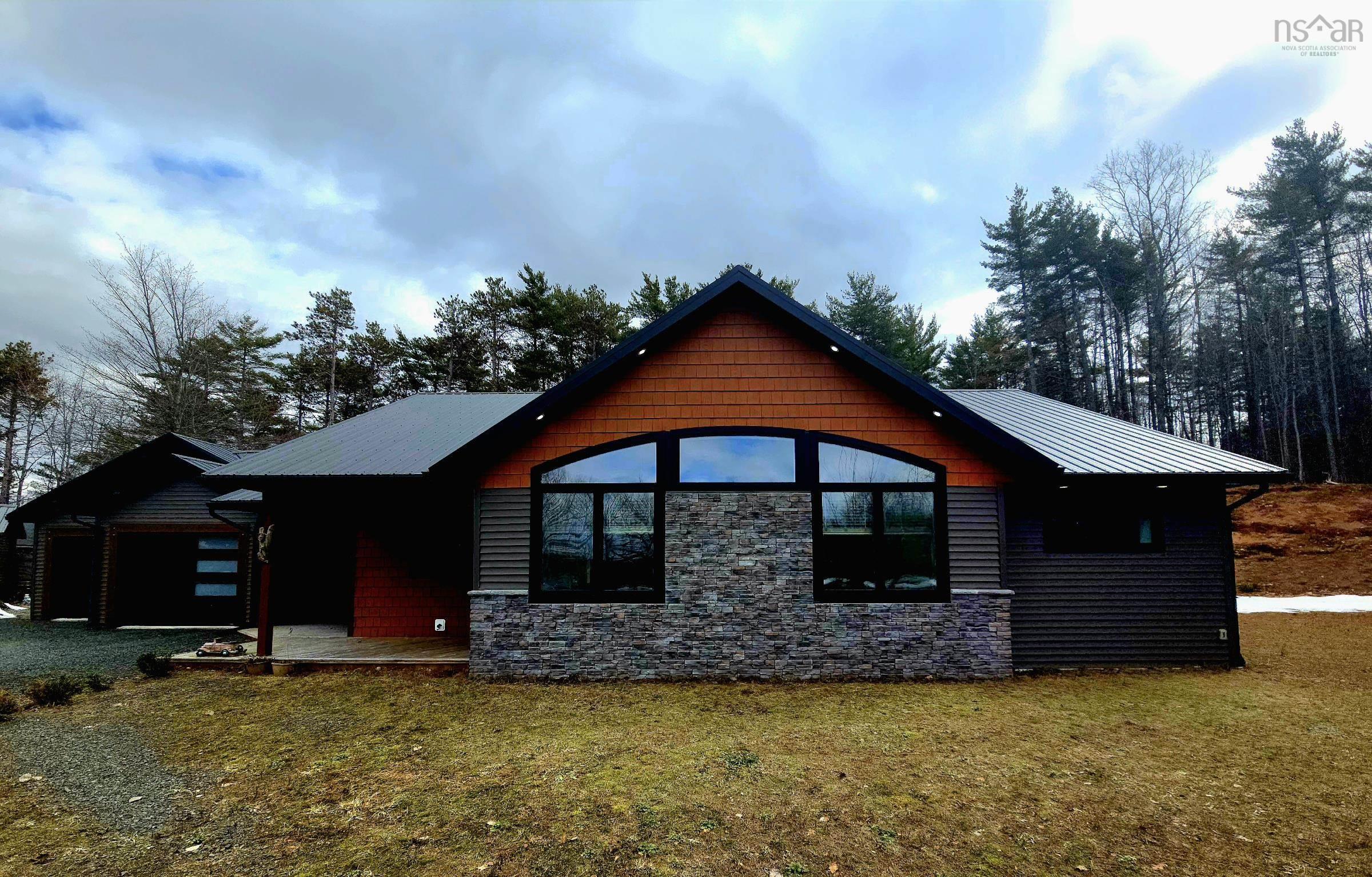 $695,000.00: 6672 Highway 1, Coldbrook