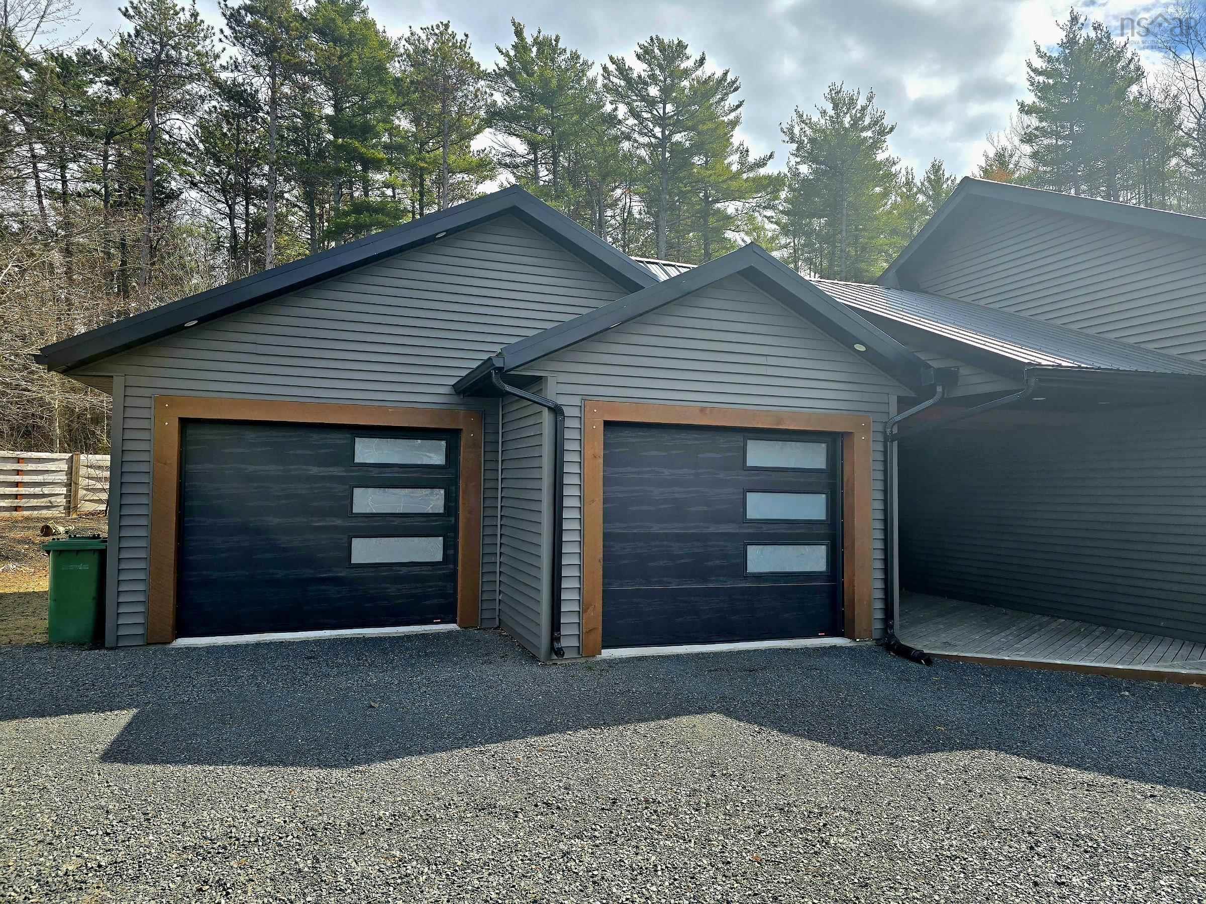$695,000.00: 6672 Highway 1, Coldbrook