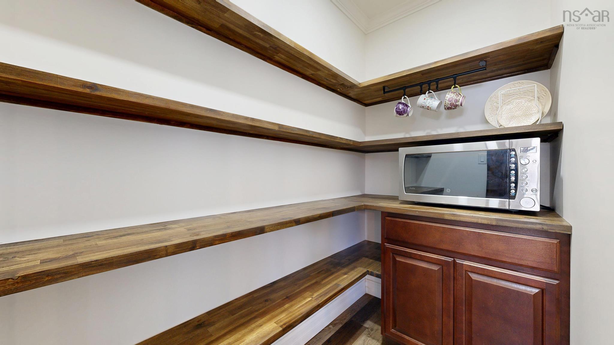 $735,000.00: 6672 Highway 1, Coldbrook