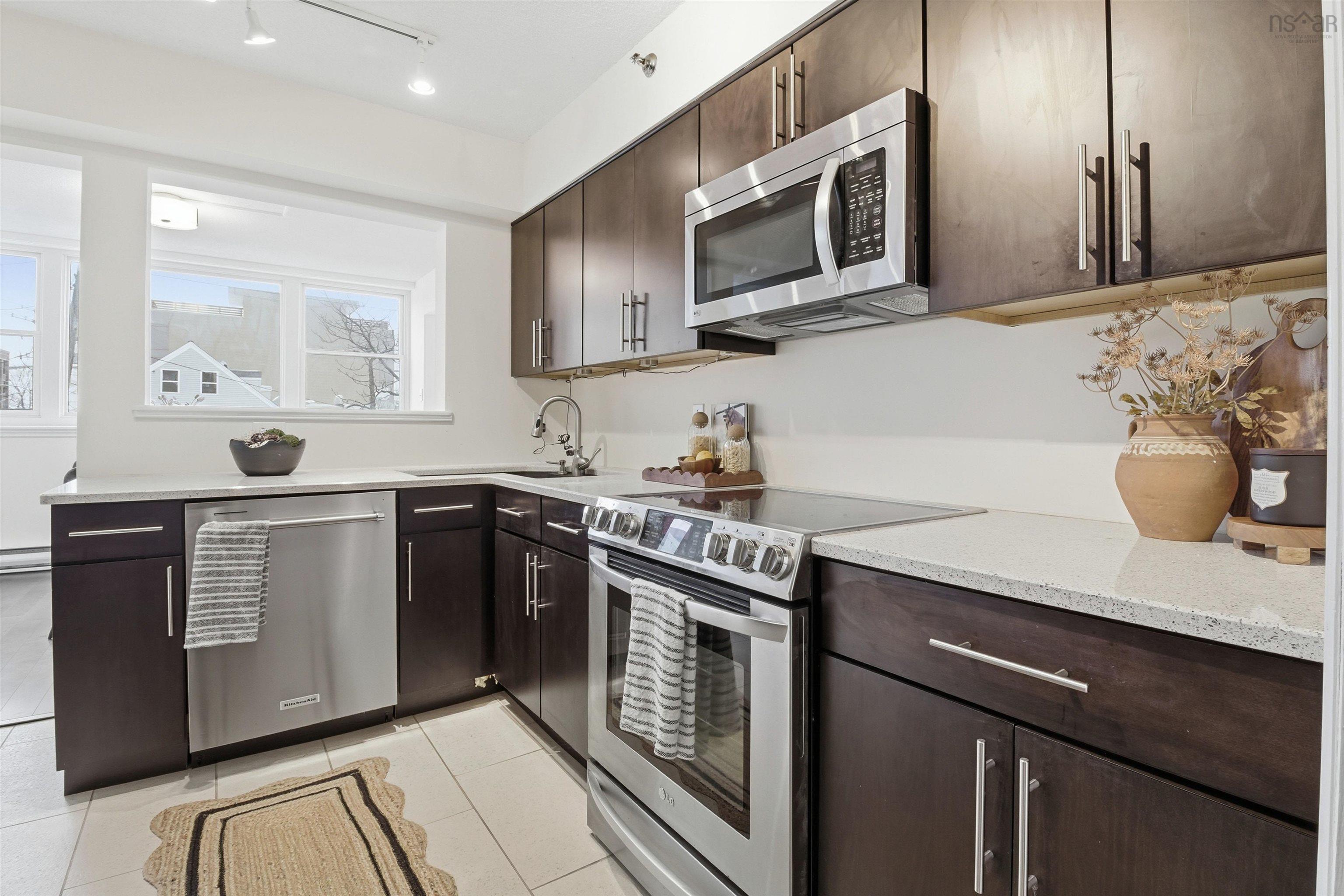 $620,000.00: 301 5530 Artillery Place, Halifax