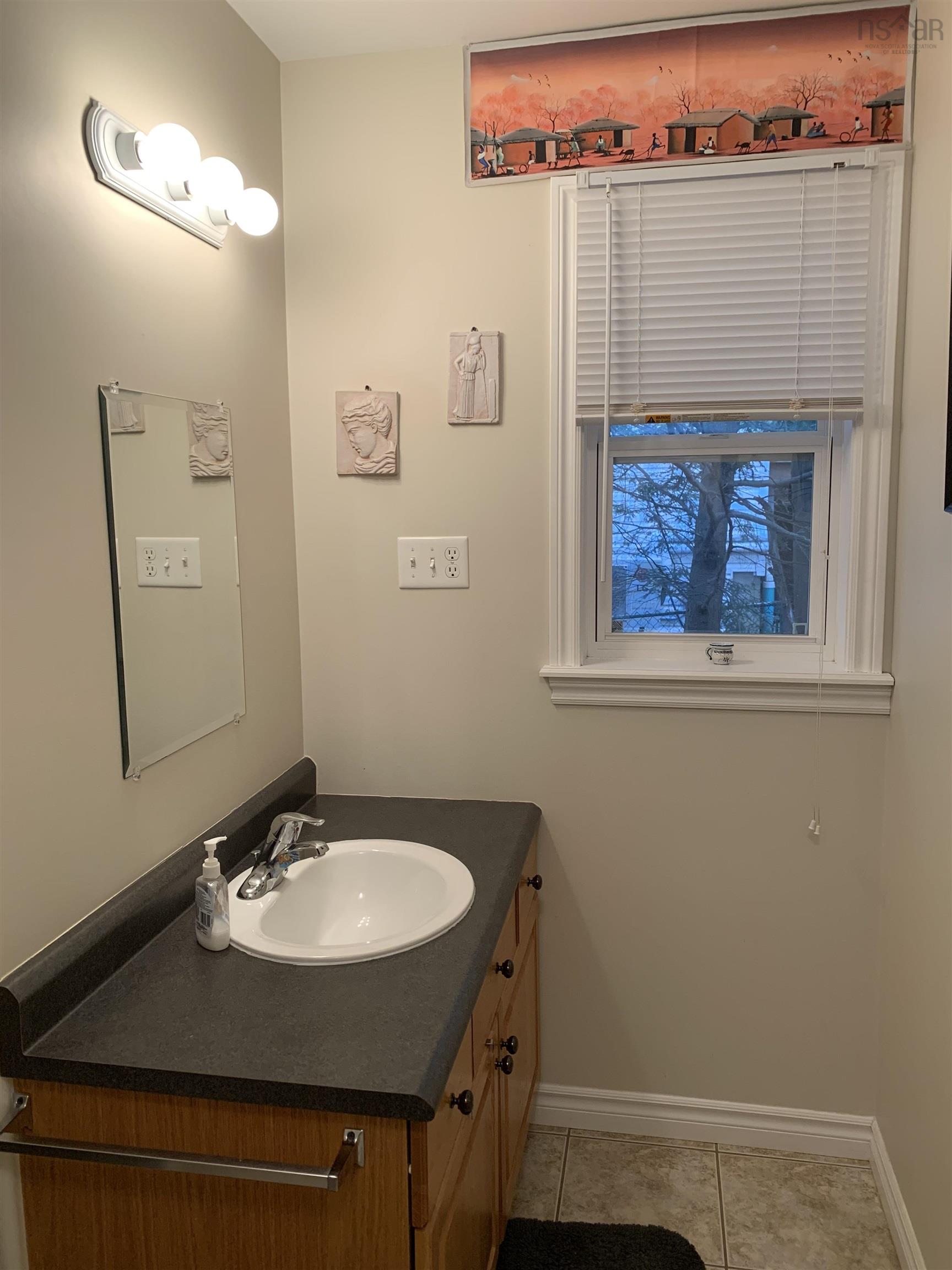 $575,000.00: 4A Rockhaven Drive, Halifax