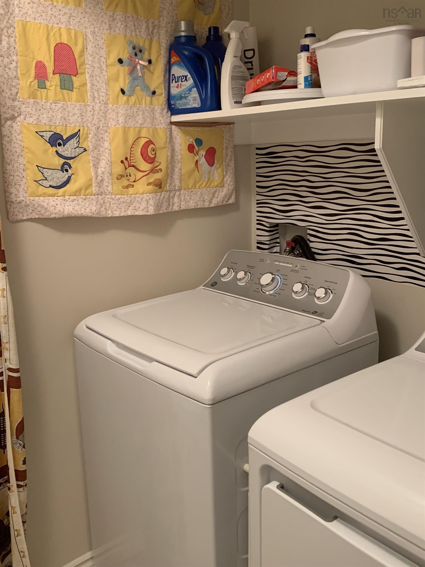 $575,000.00: 4A Rockhaven Drive, Halifax