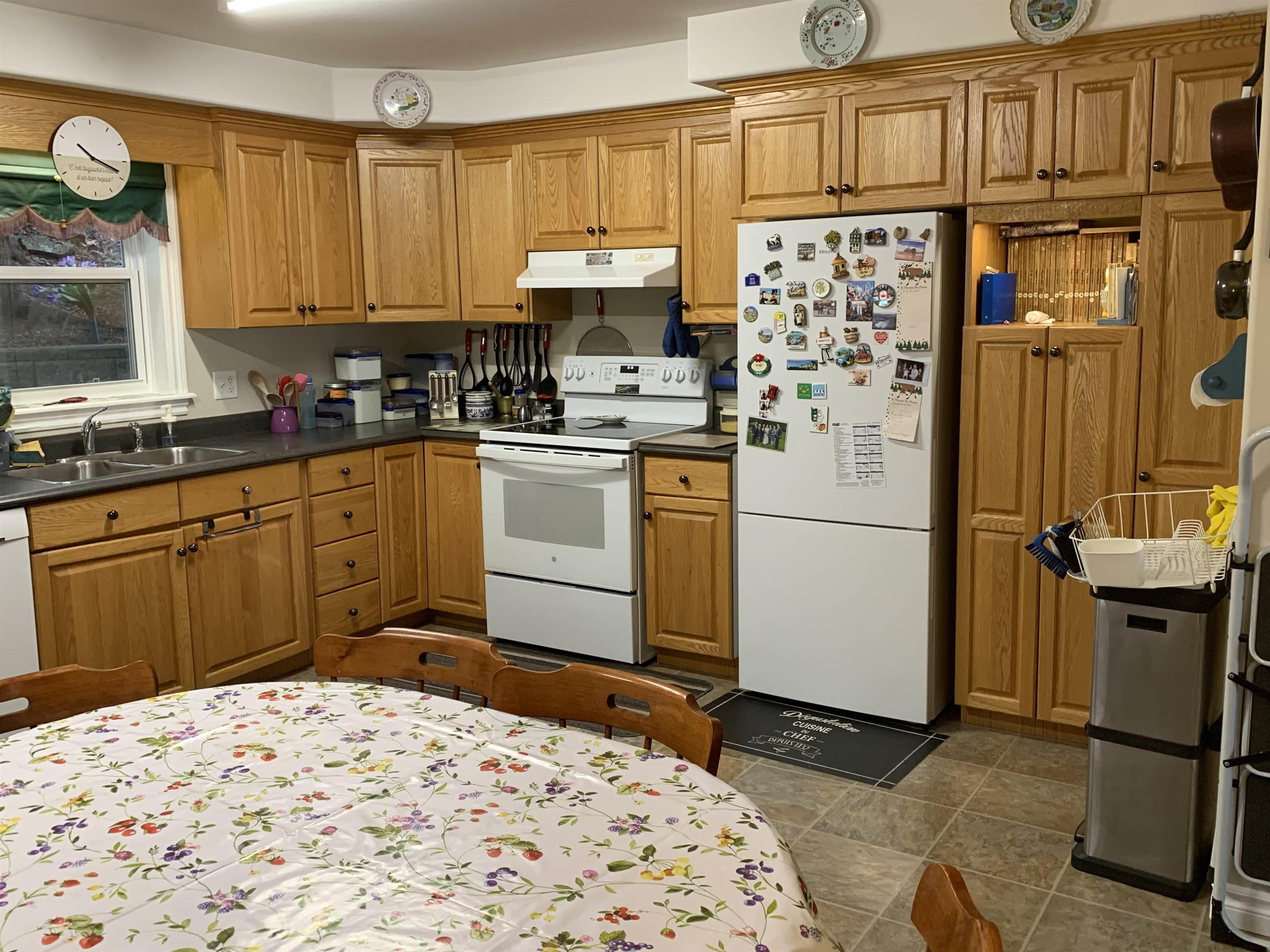 $575,000.00: 4A Rockhaven Drive, Halifax