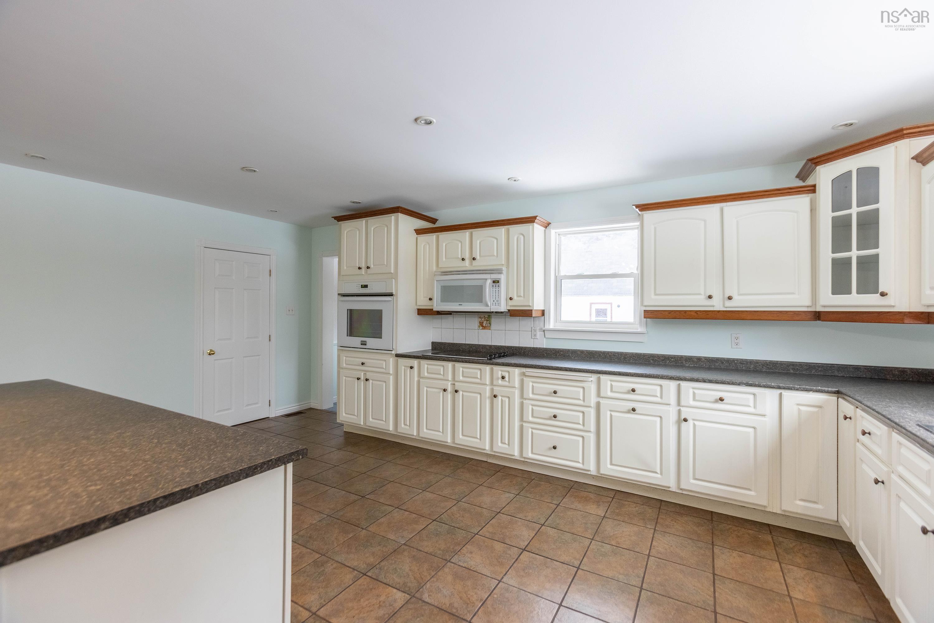 $329,900.00: 8675 Highway 2, Southampton