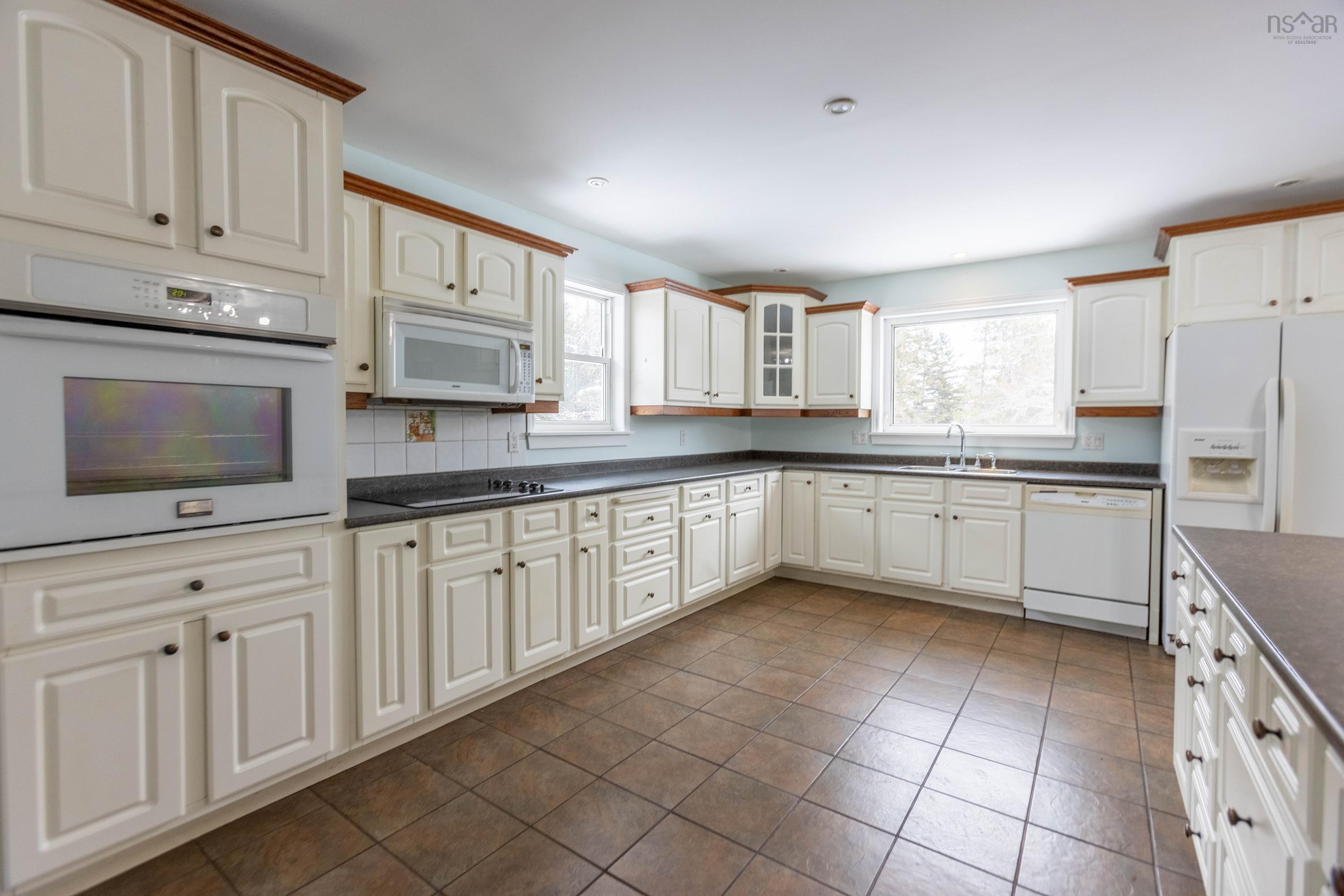 $329,900.00: 8675 Highway 2, Southampton