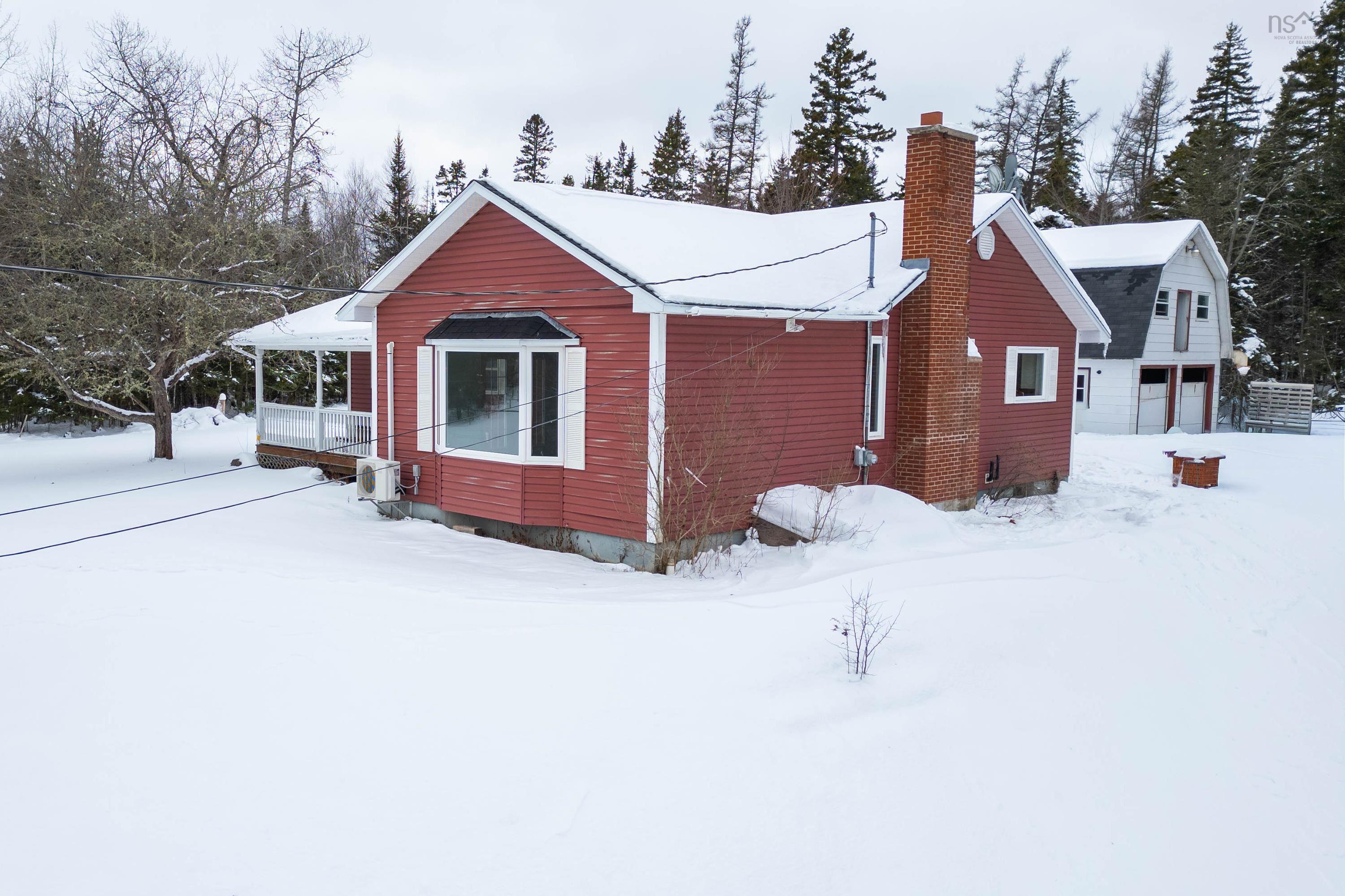 $329,900.00: 8675 Highway 2, Southampton