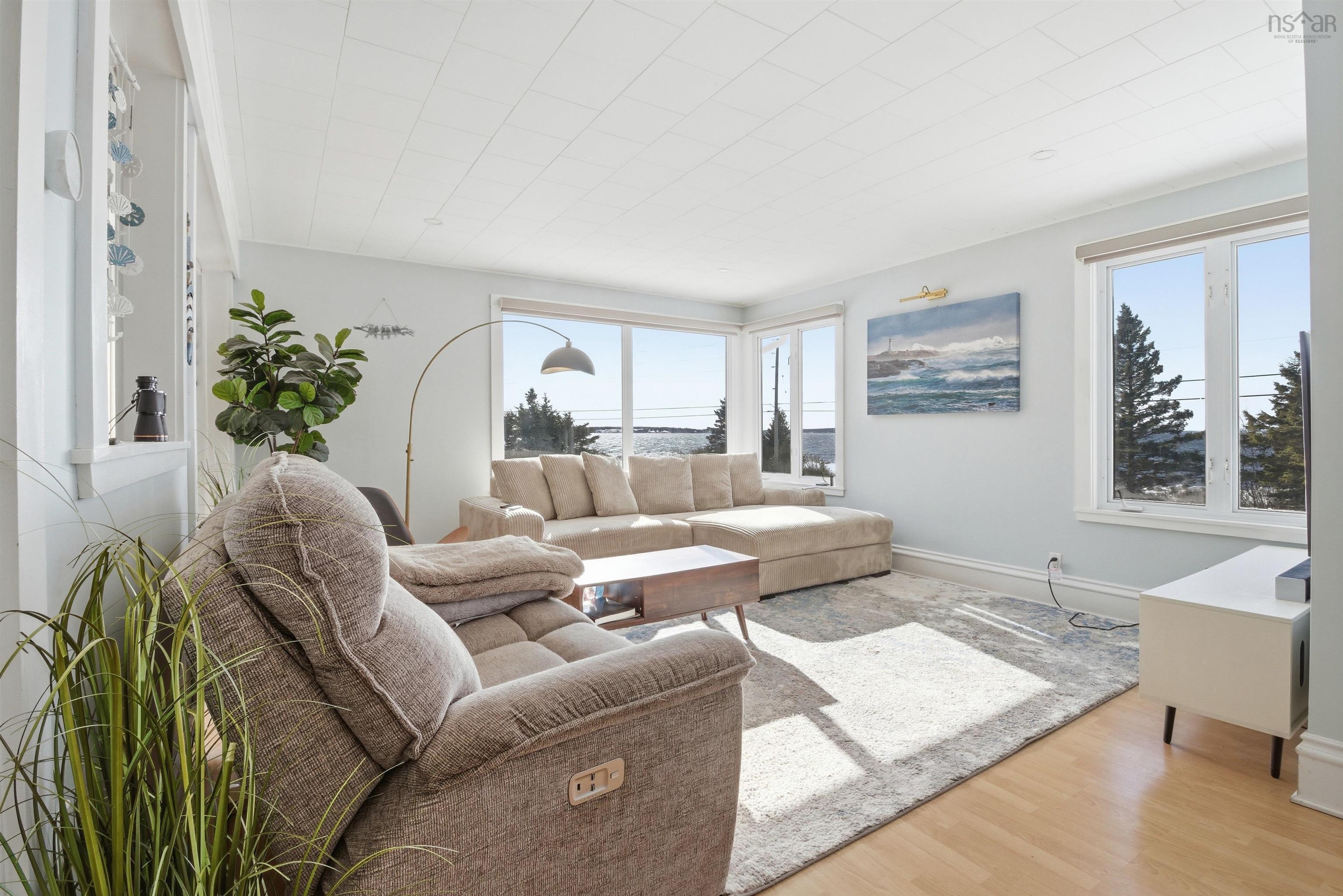 $524,900.00: 5324 329 Highway, Blandford