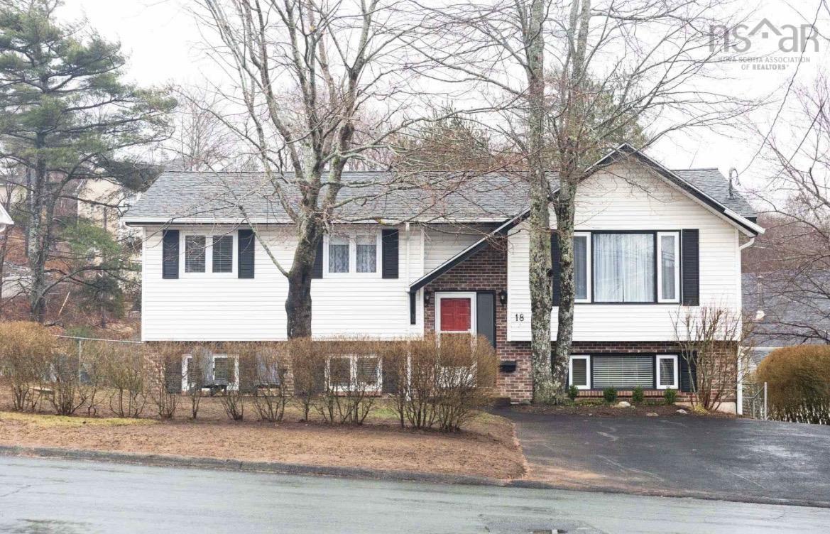 18 Sunnyvale Crescent, Lower Sackville, NS (MLS® 202602091) | Lower Sackville Real Estate | RE/MAX Halifax