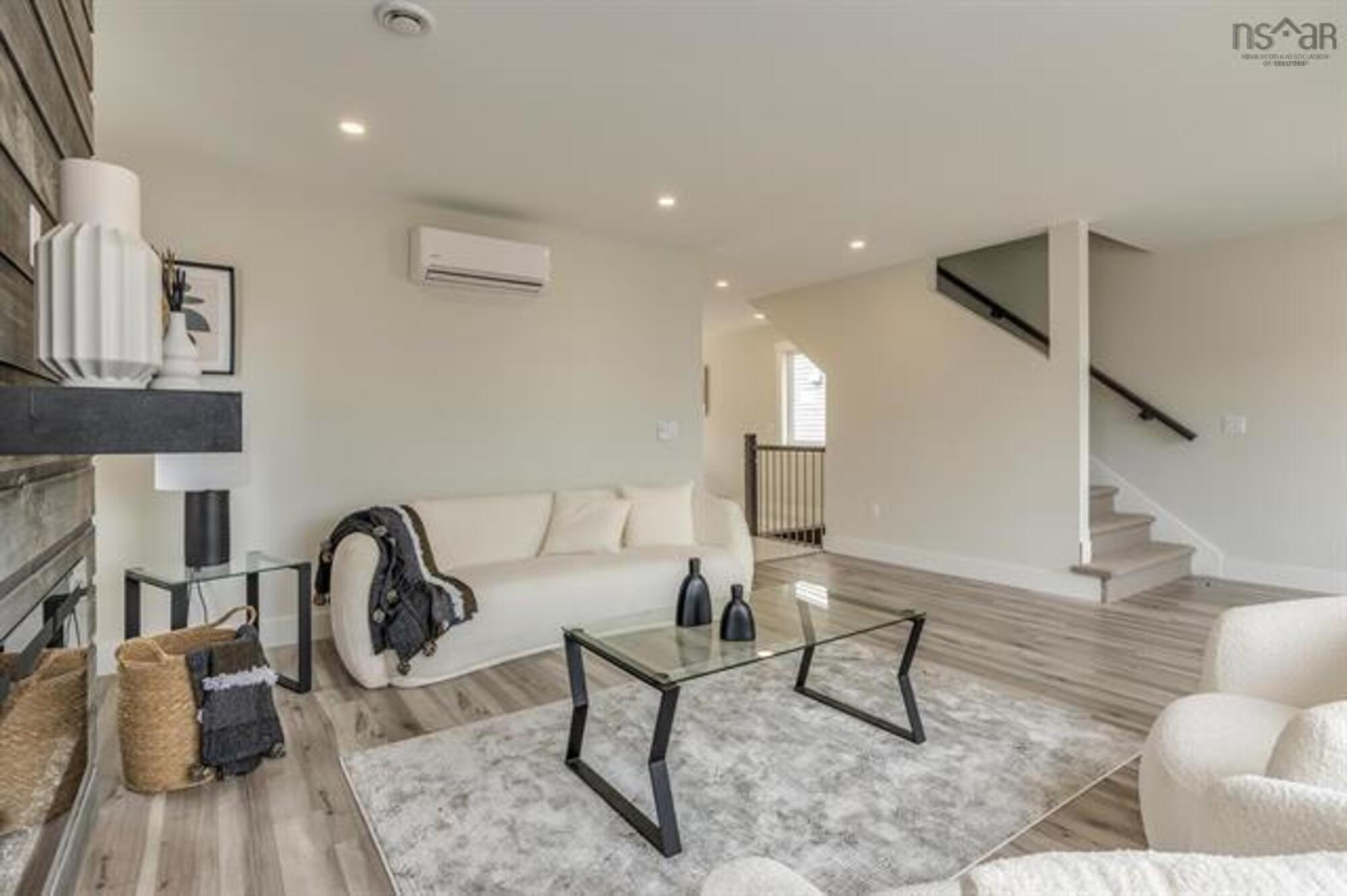 $689,900.00: 3017 16 Zeppelin Crescent, Beechville