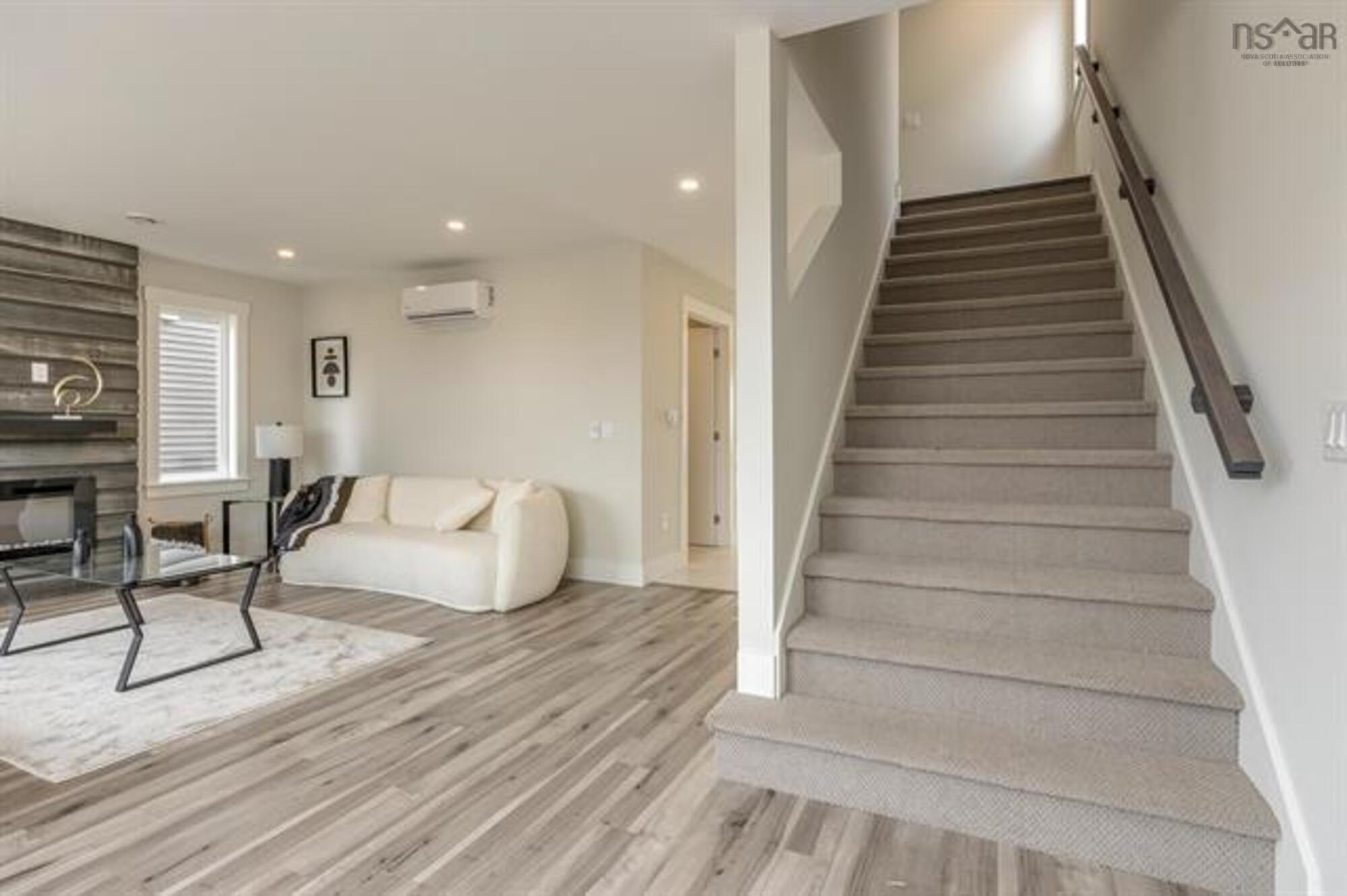 $689,900.00: 3017 16 Zeppelin Crescent, Beechville