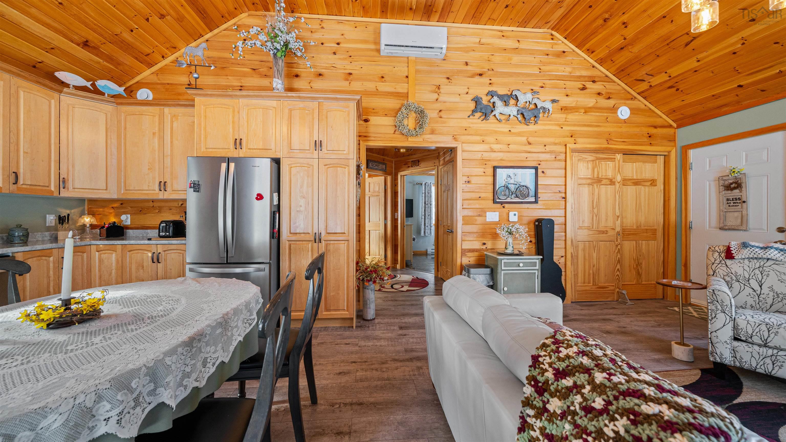 $429,900.00: 61 10 Sunshine Lane, Vaughan