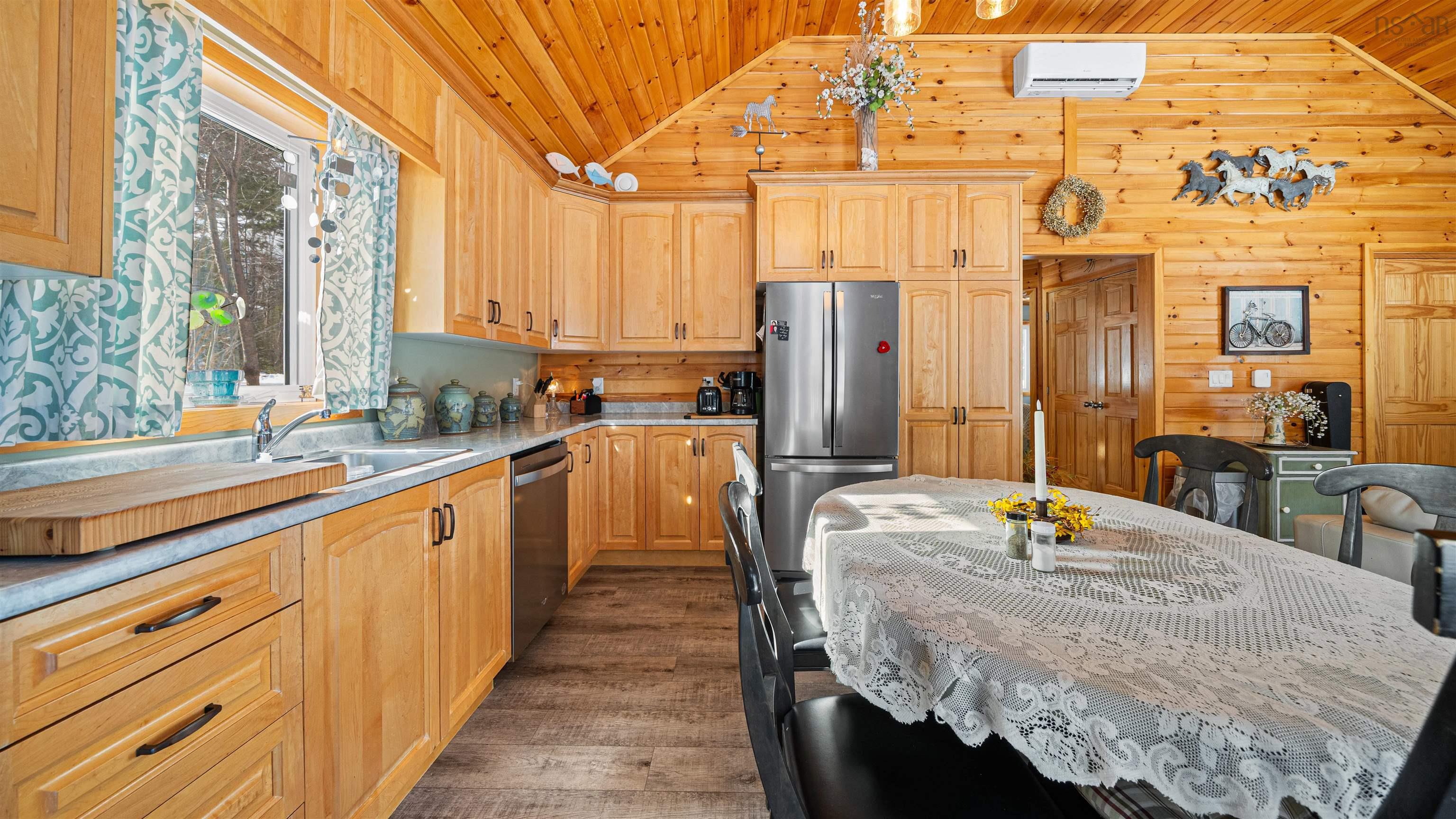 $399,999.00: 61 10 Sunshine Lane, Vaughan