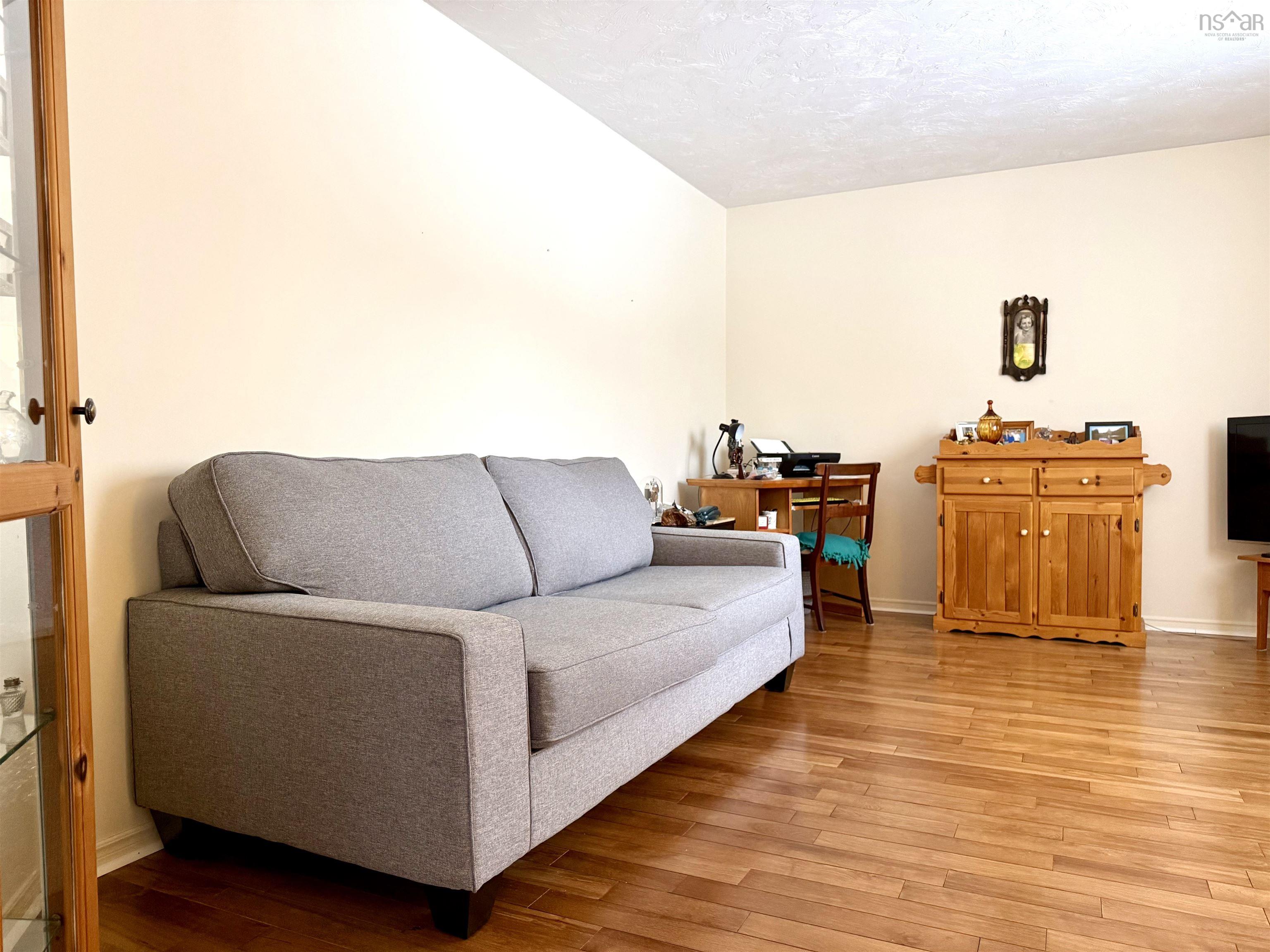 $349,900.00: 34 Riverbend Drive, Amherst