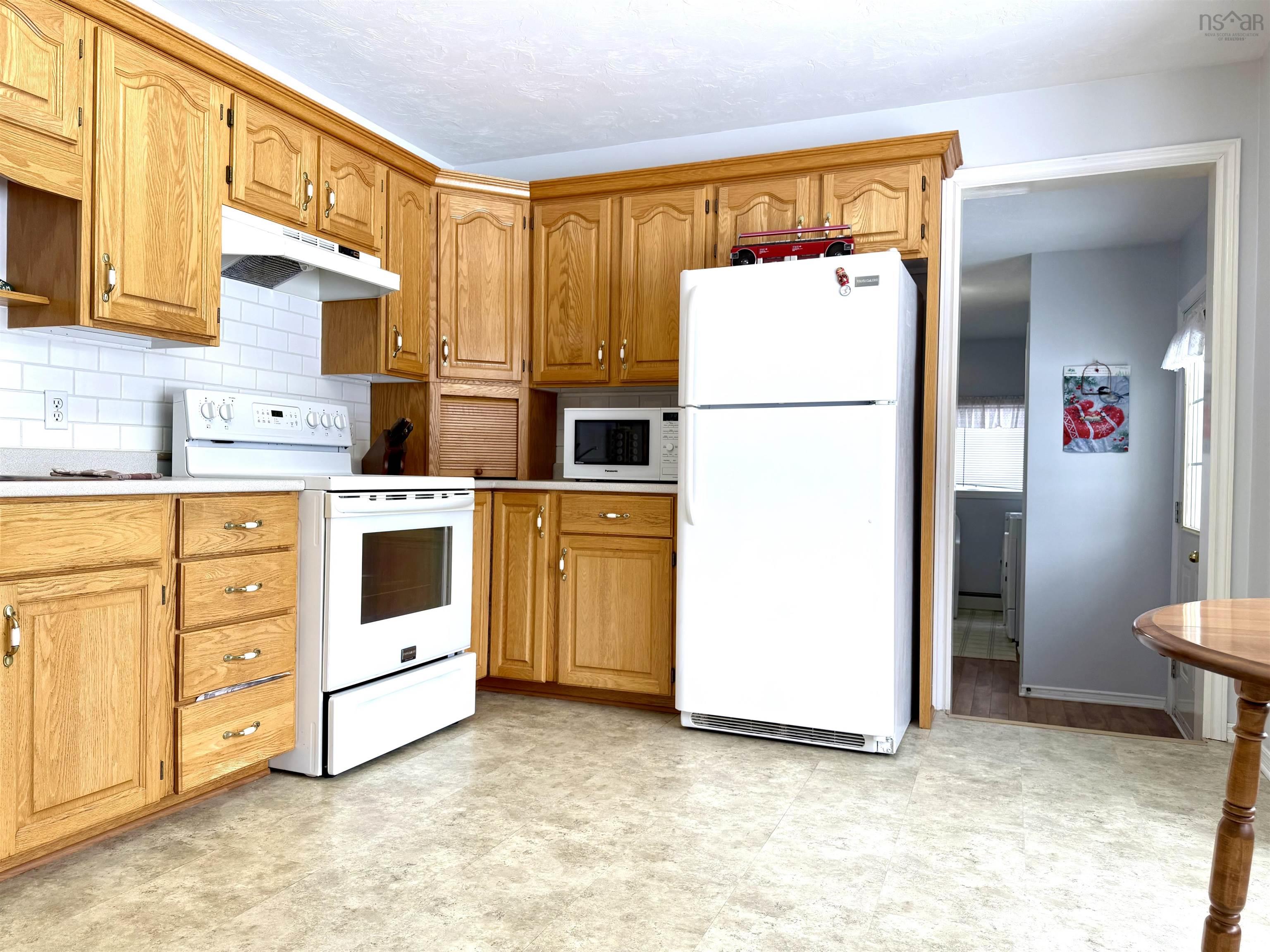 $349,900.00: 34 Riverbend Drive, Amherst