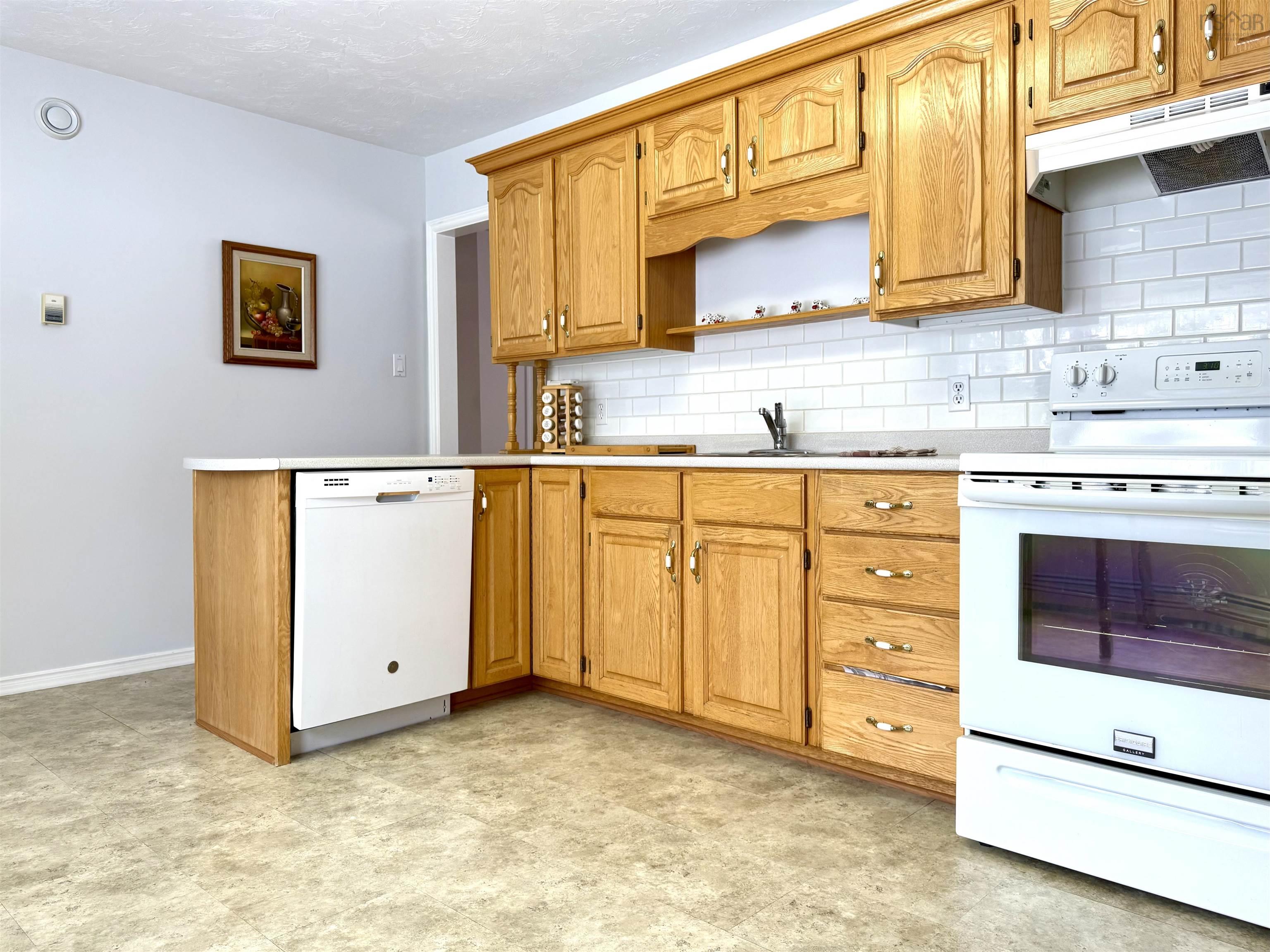 $349,900.00: 34 Riverbend Drive, Amherst