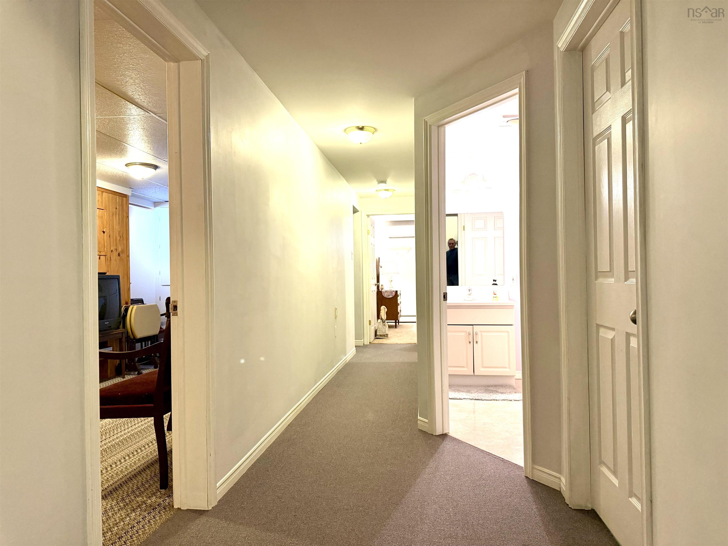 $349,900.00: 34 Riverbend Drive, Amherst