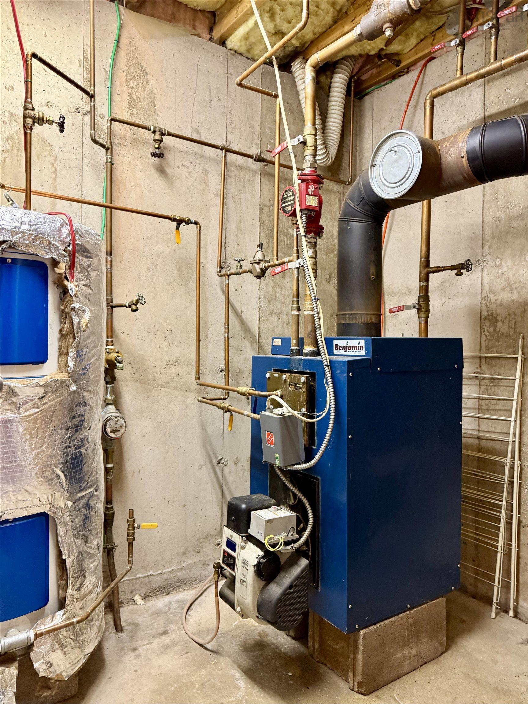 $349,900.00: 34 Riverbend Drive, Amherst