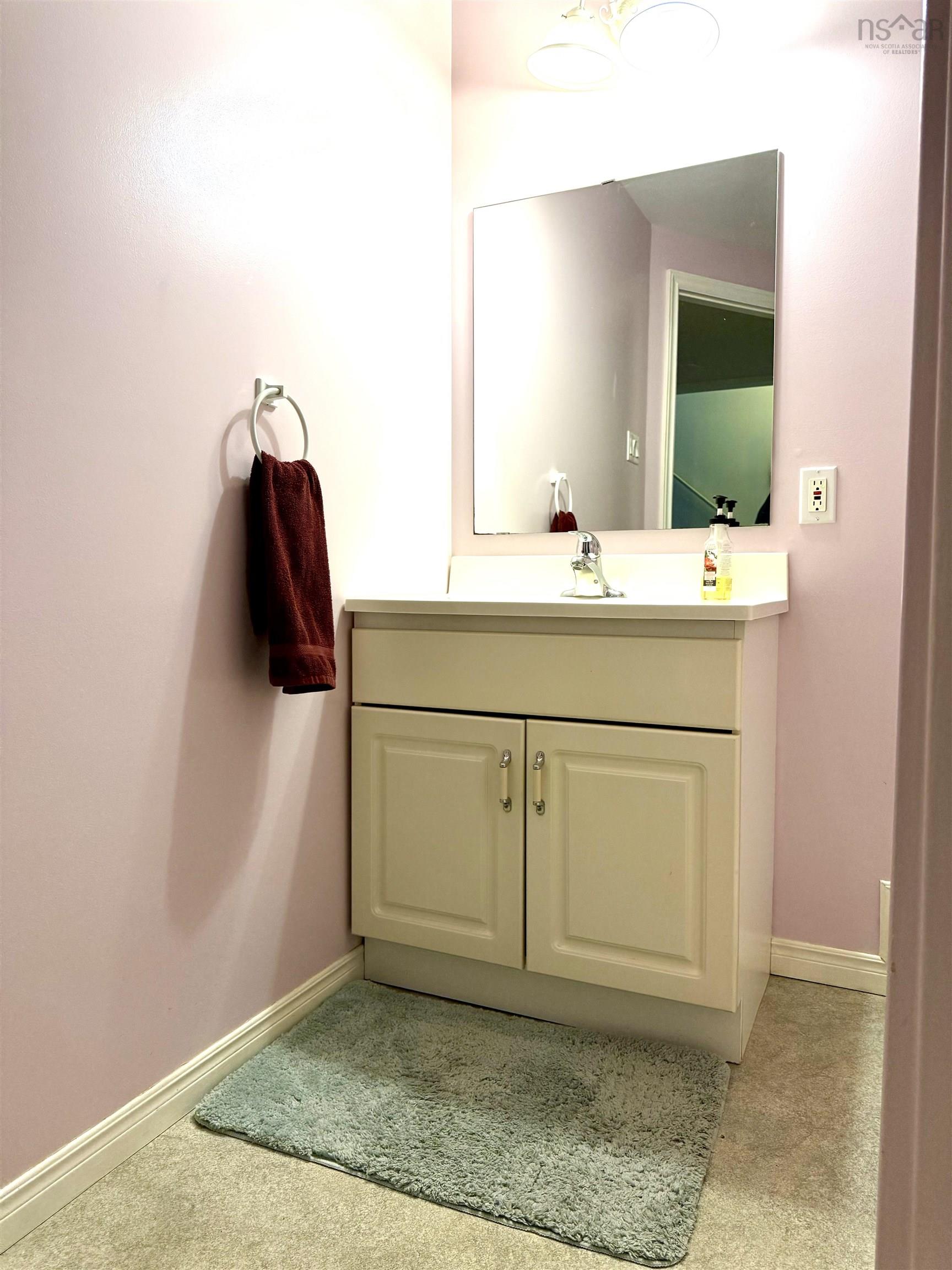 $349,900.00: 34 Riverbend Drive, Amherst