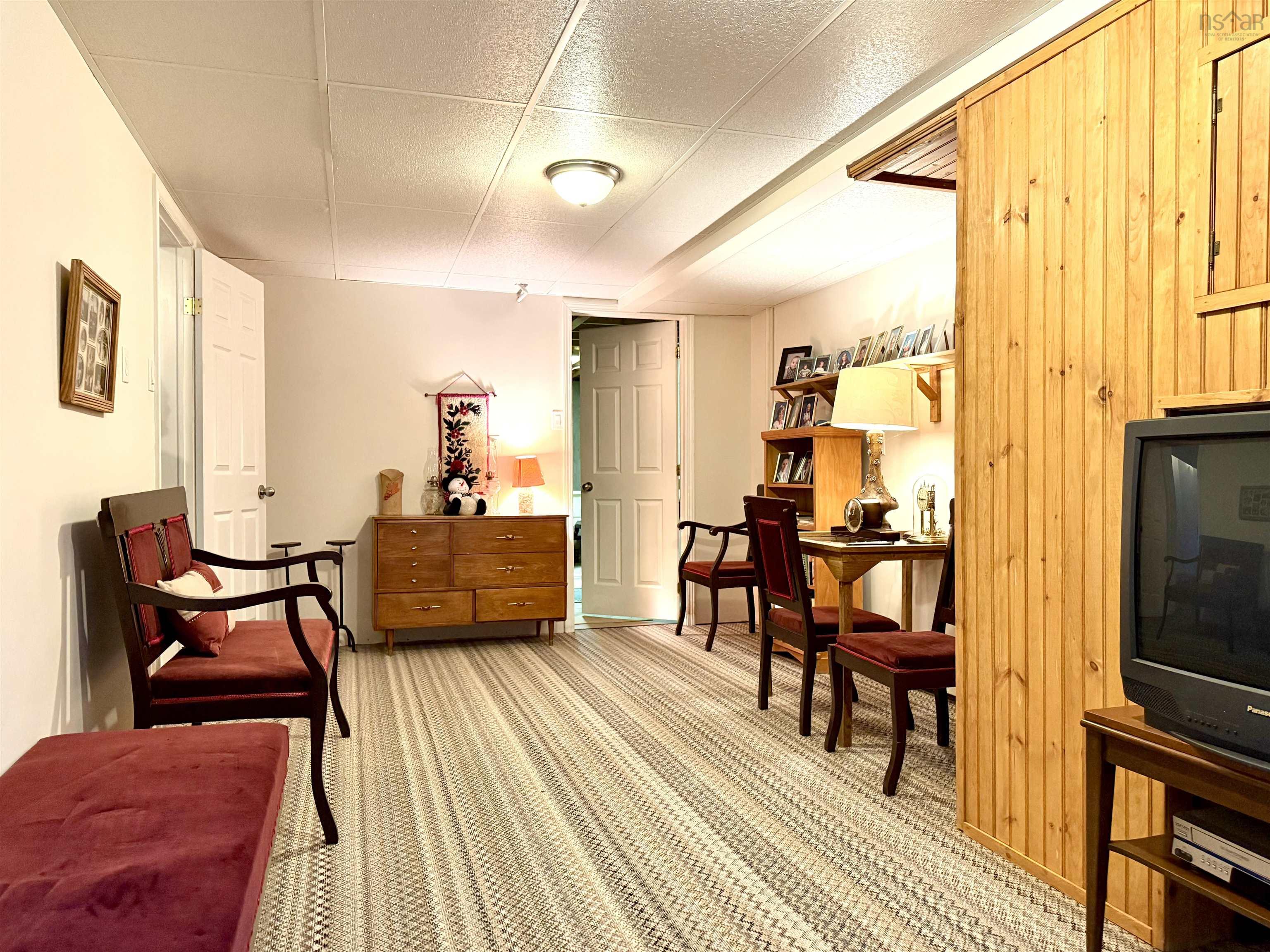 $349,900.00: 34 Riverbend Drive, Amherst